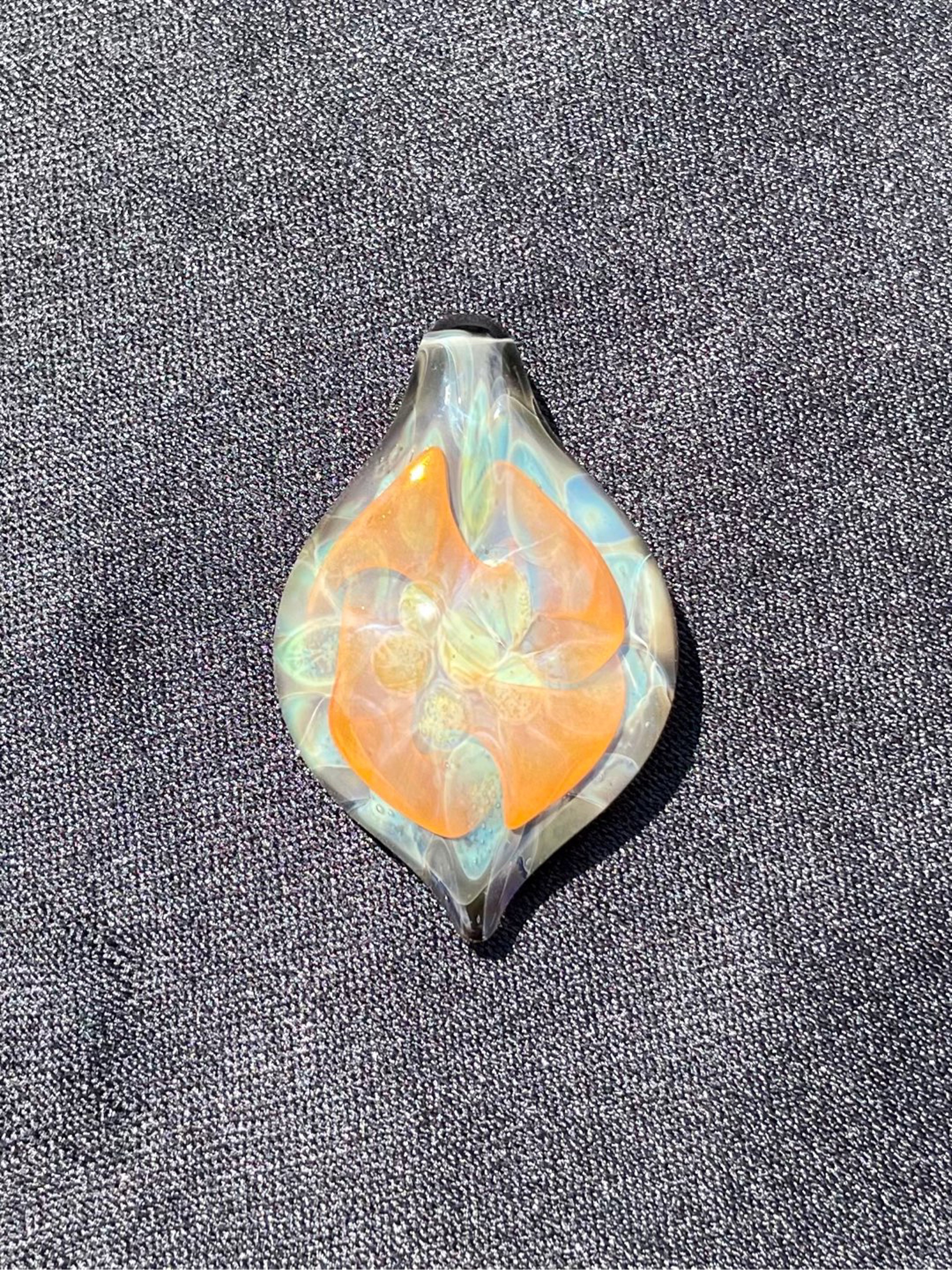 Preview pic of Fume pendant