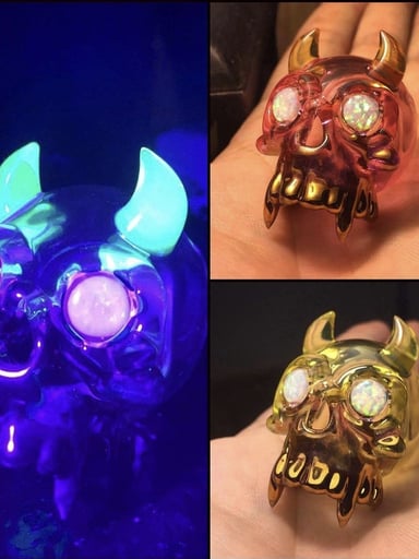 Preview pic of Lee Brodee Skull Pendant