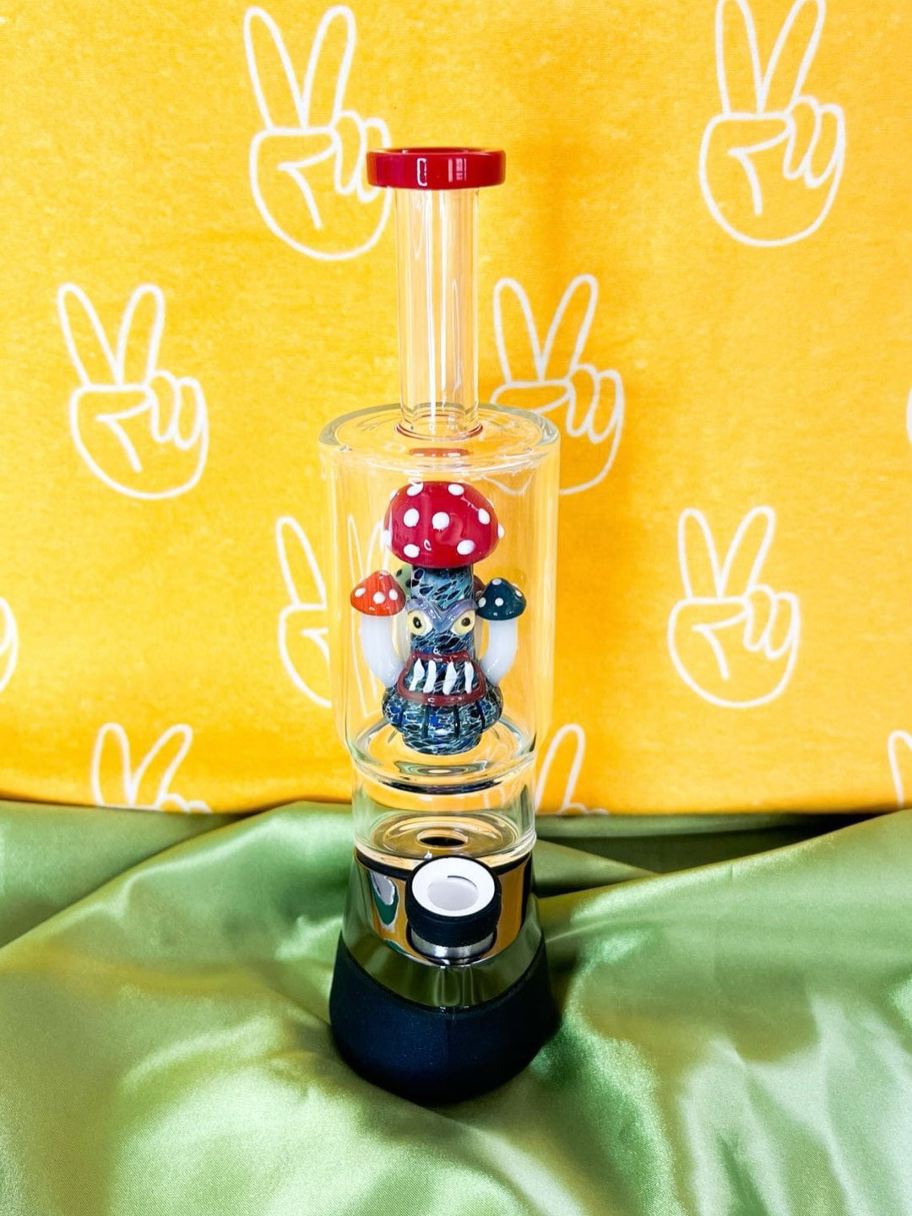 Preview pic of Red Mushroom Puffco Peak/Pro Glass Attachment