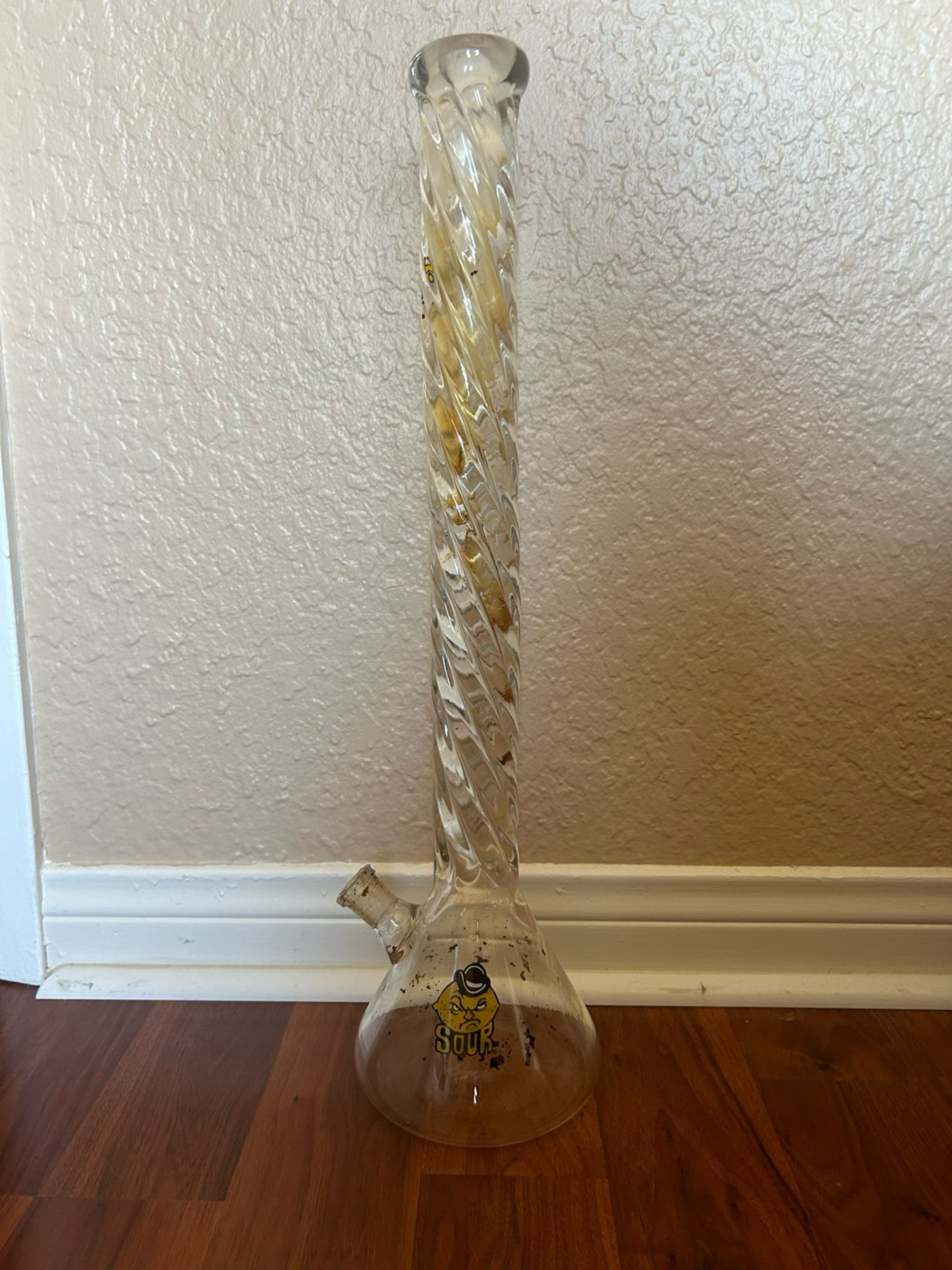 Preview pic of 22 Inch Sour Bong