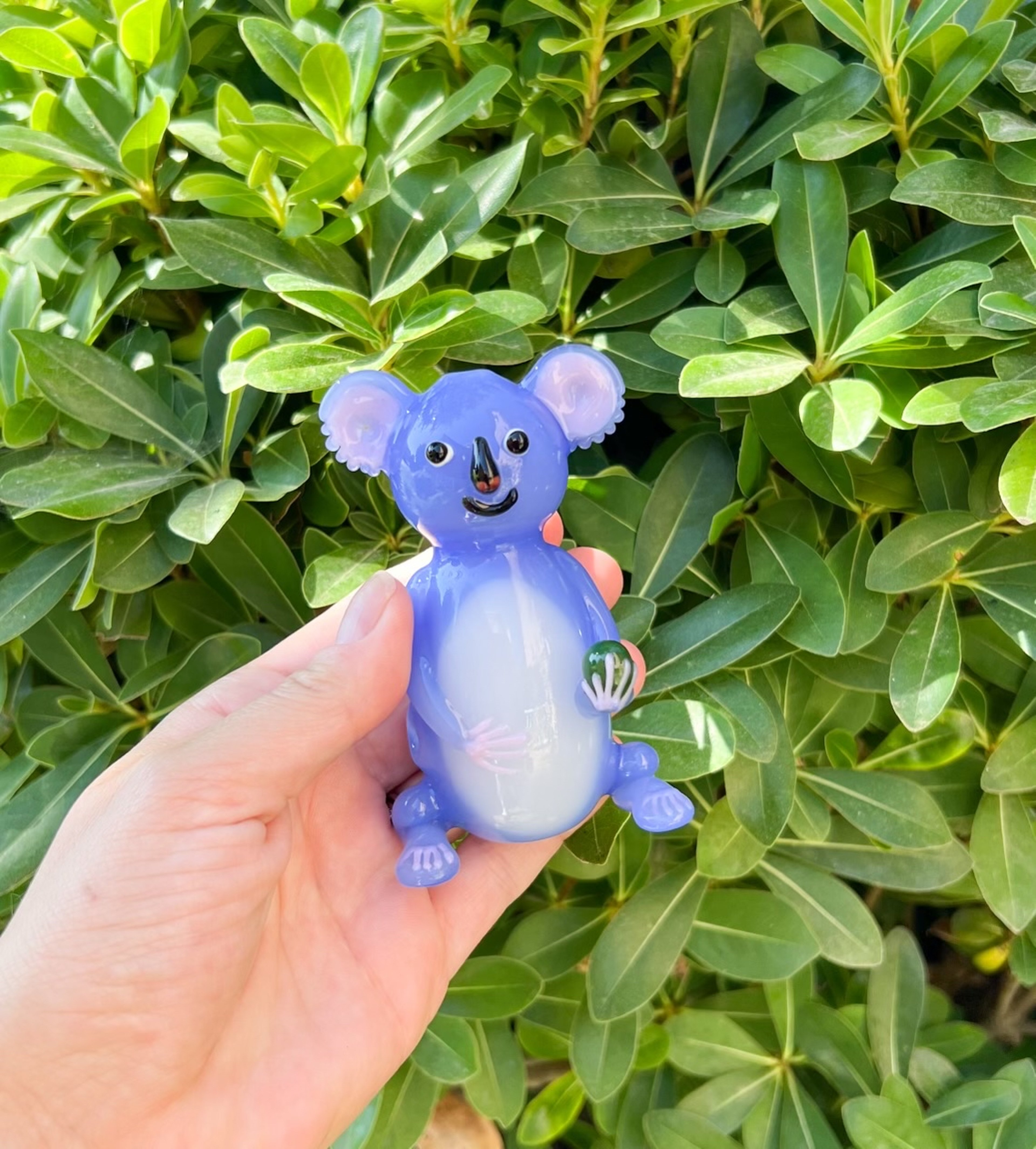 Preview pic of Koala Bear Glass Hand Pipe