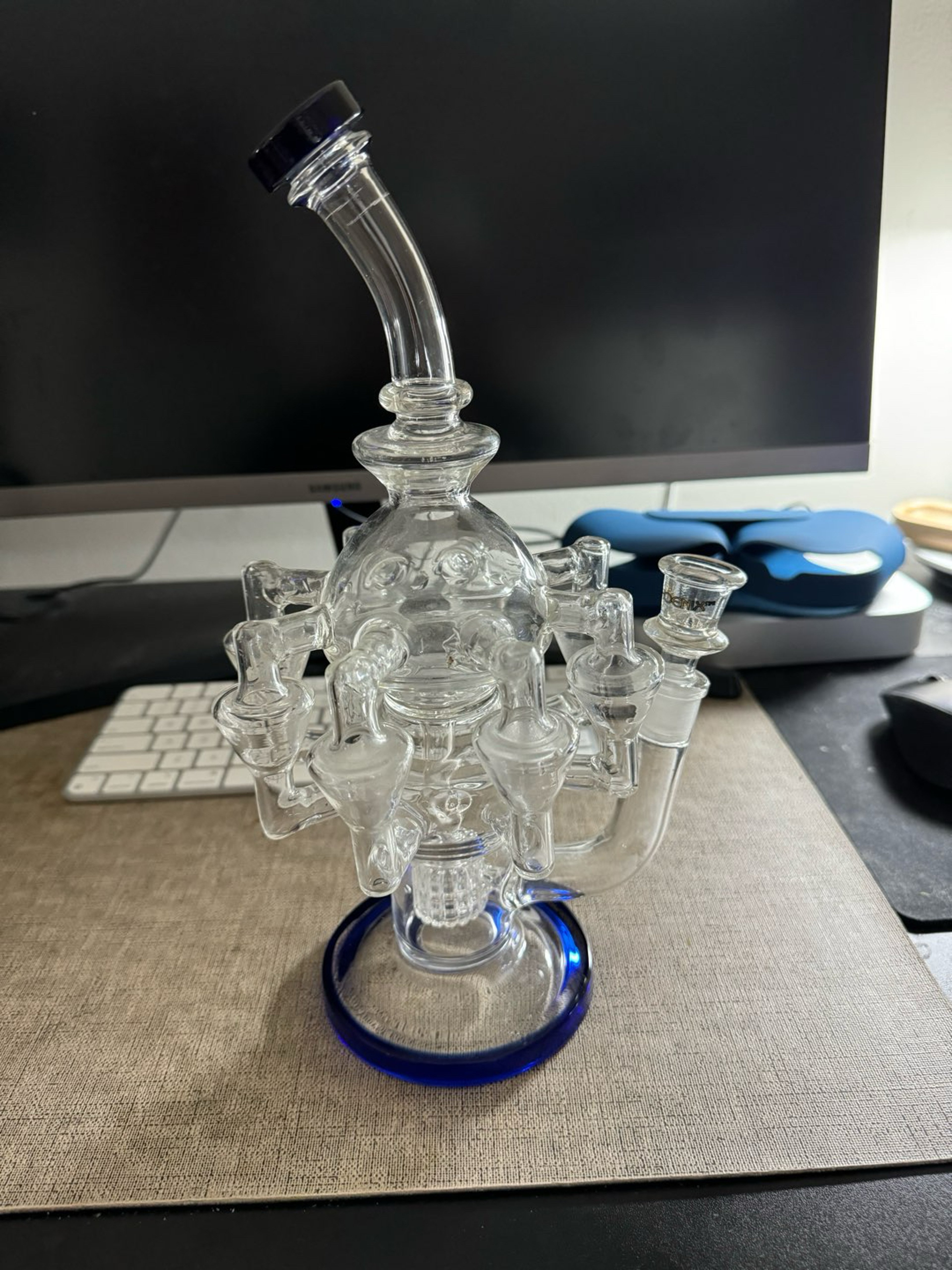 Preview pic of Chandelier Perc to 8 Bent Necks w/ Free Bowl