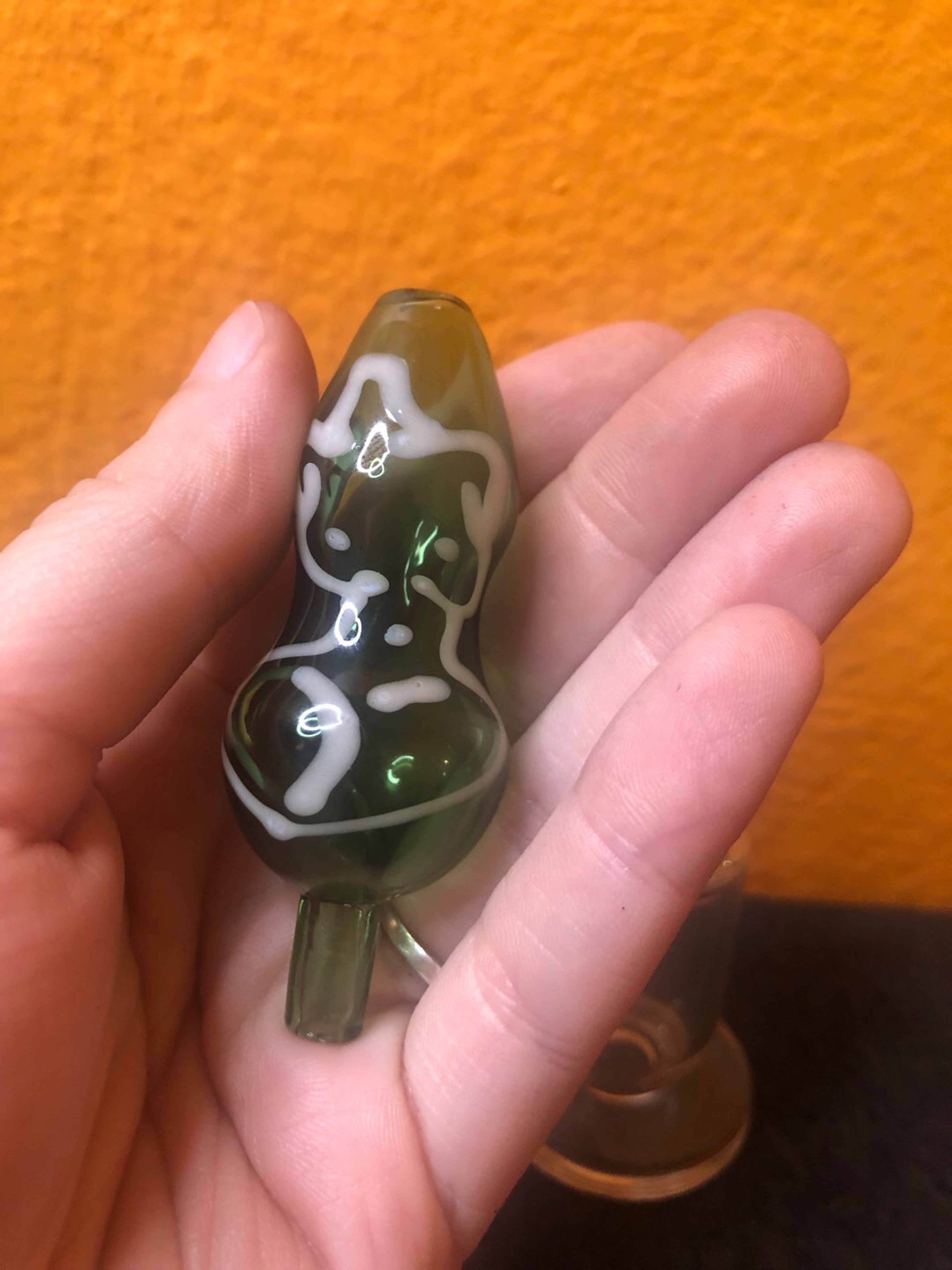 Preview pic of Green Hourglass Body Curvy Bubble Carb Cap