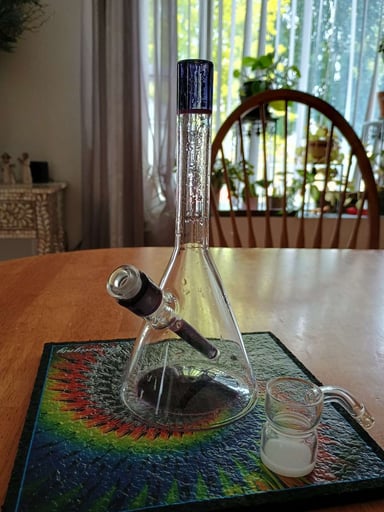 Preview pic of Strawberry Glass tube with / gee west big bucket never used