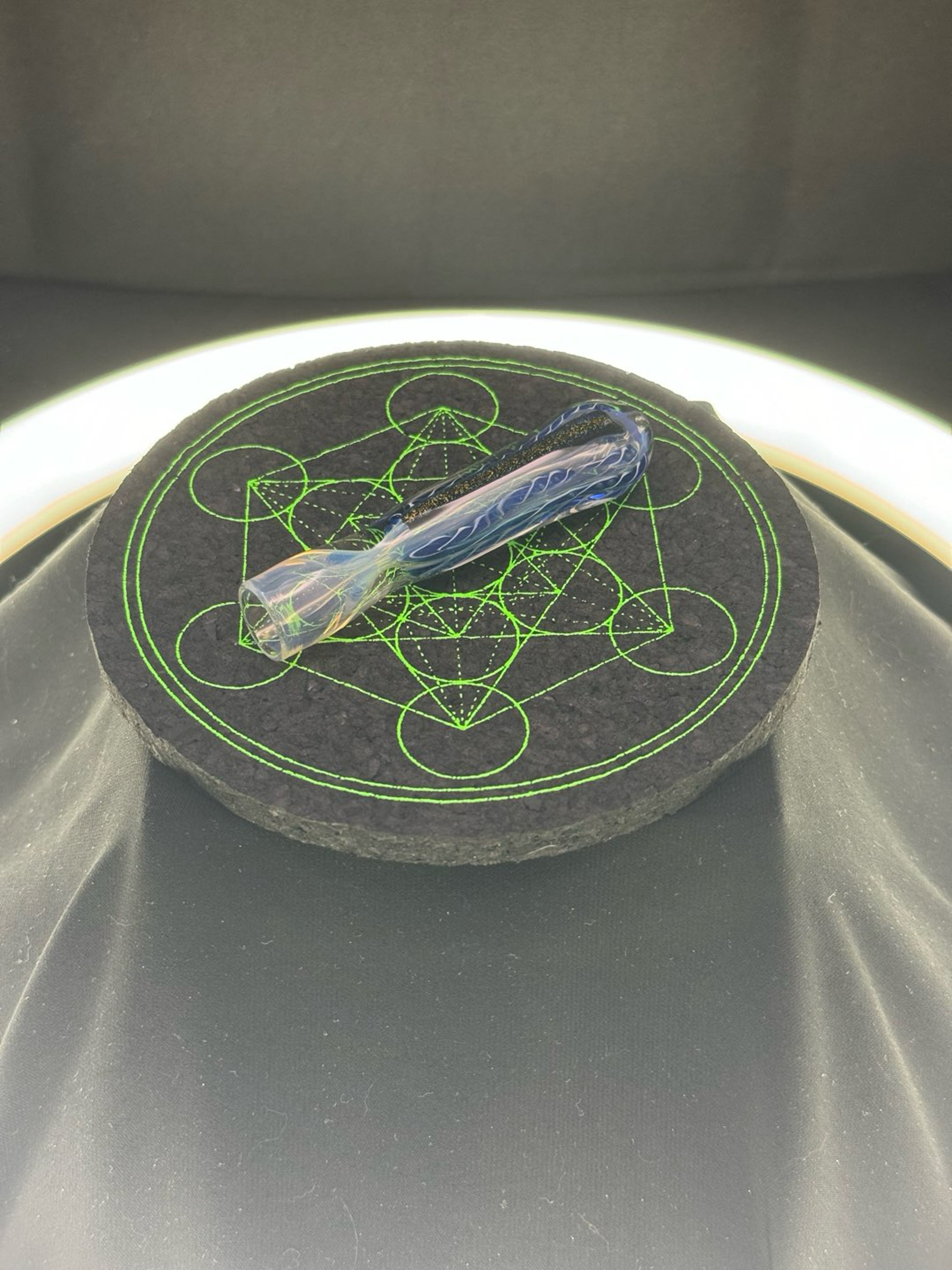 Blue and white Dicro one hitter image 0