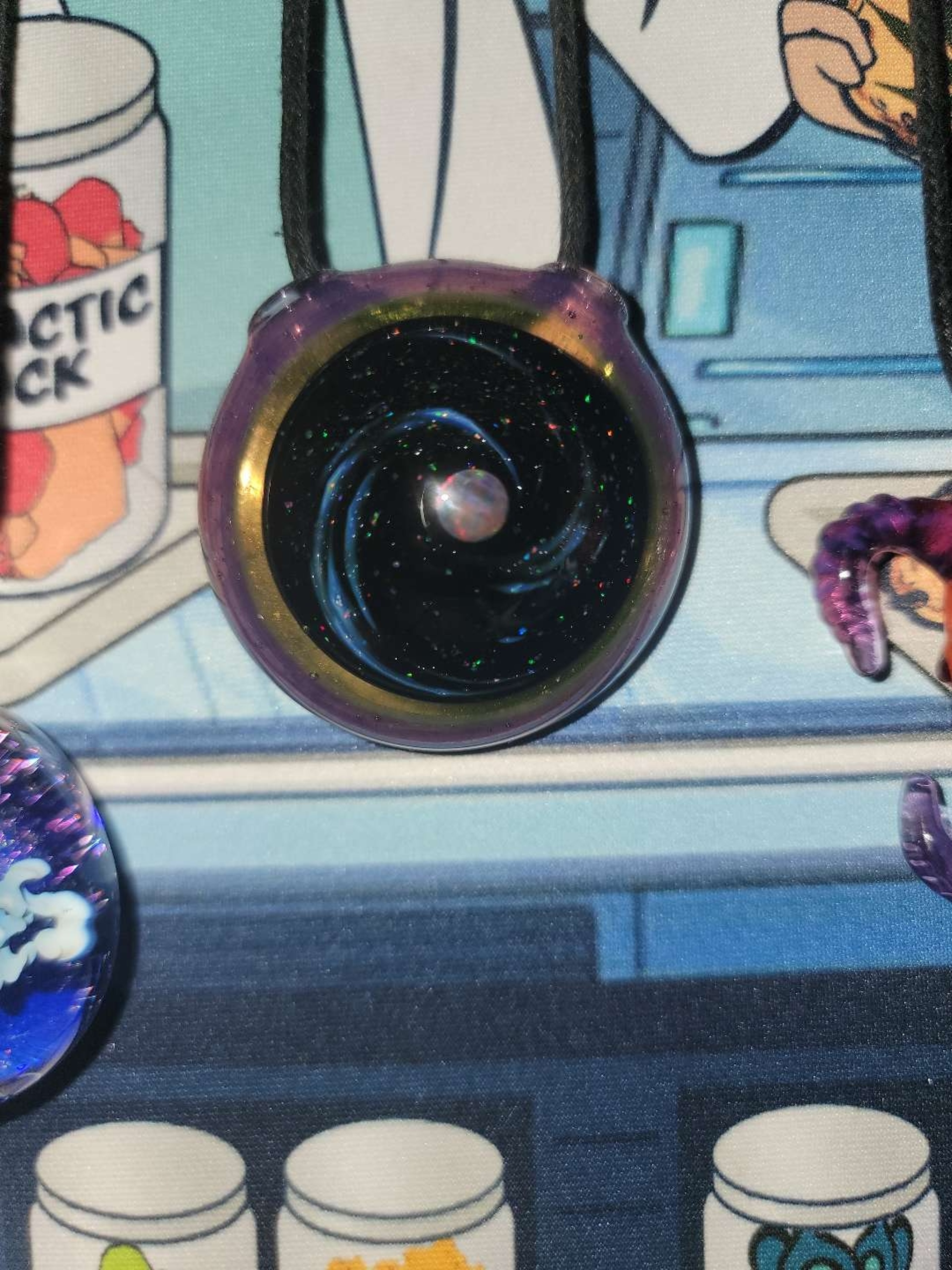 Preview pic of Bigz disc pendant