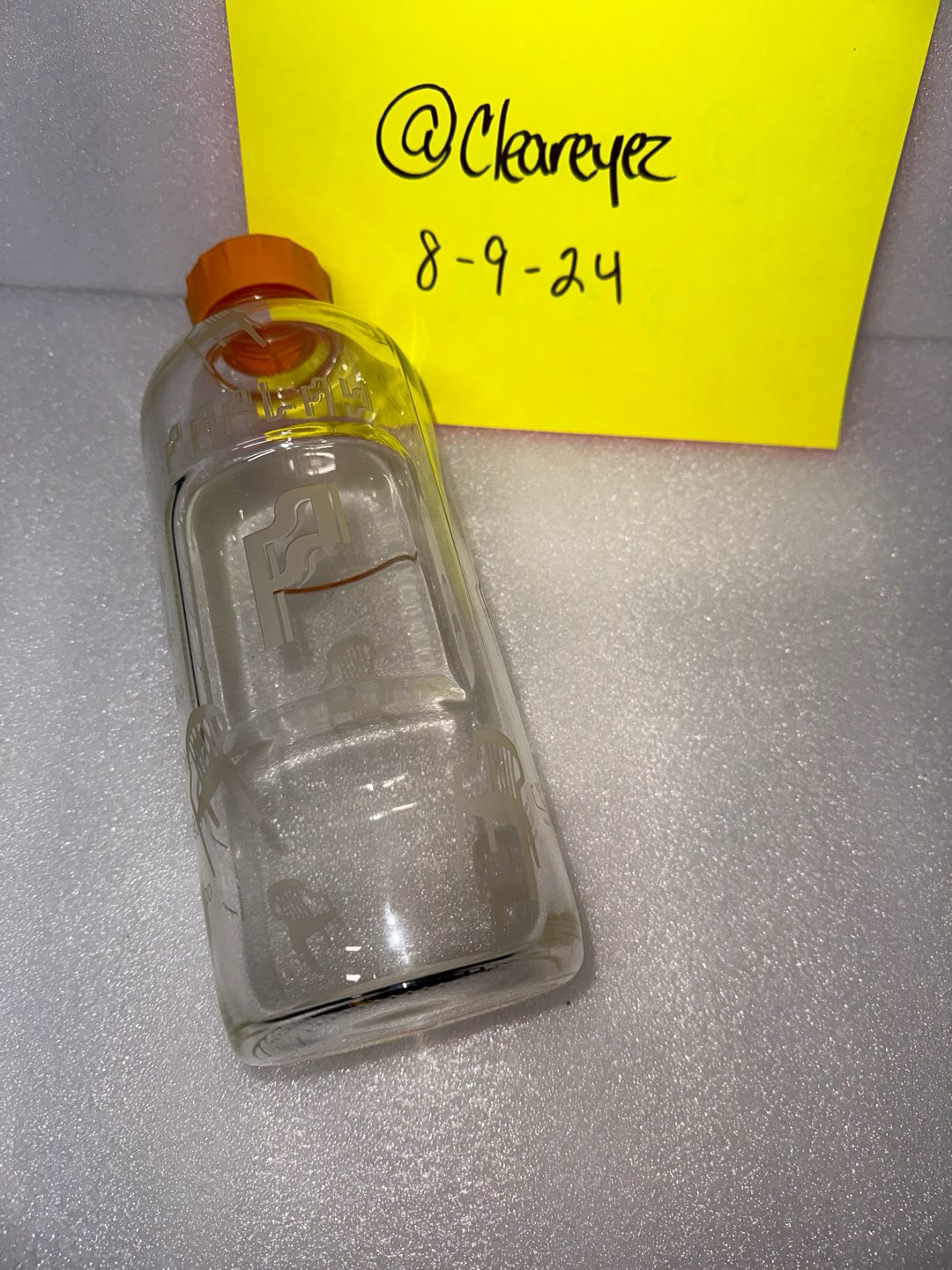 Preview pic of Kinda x Parlay 1000ml Pyrex Water Bottle