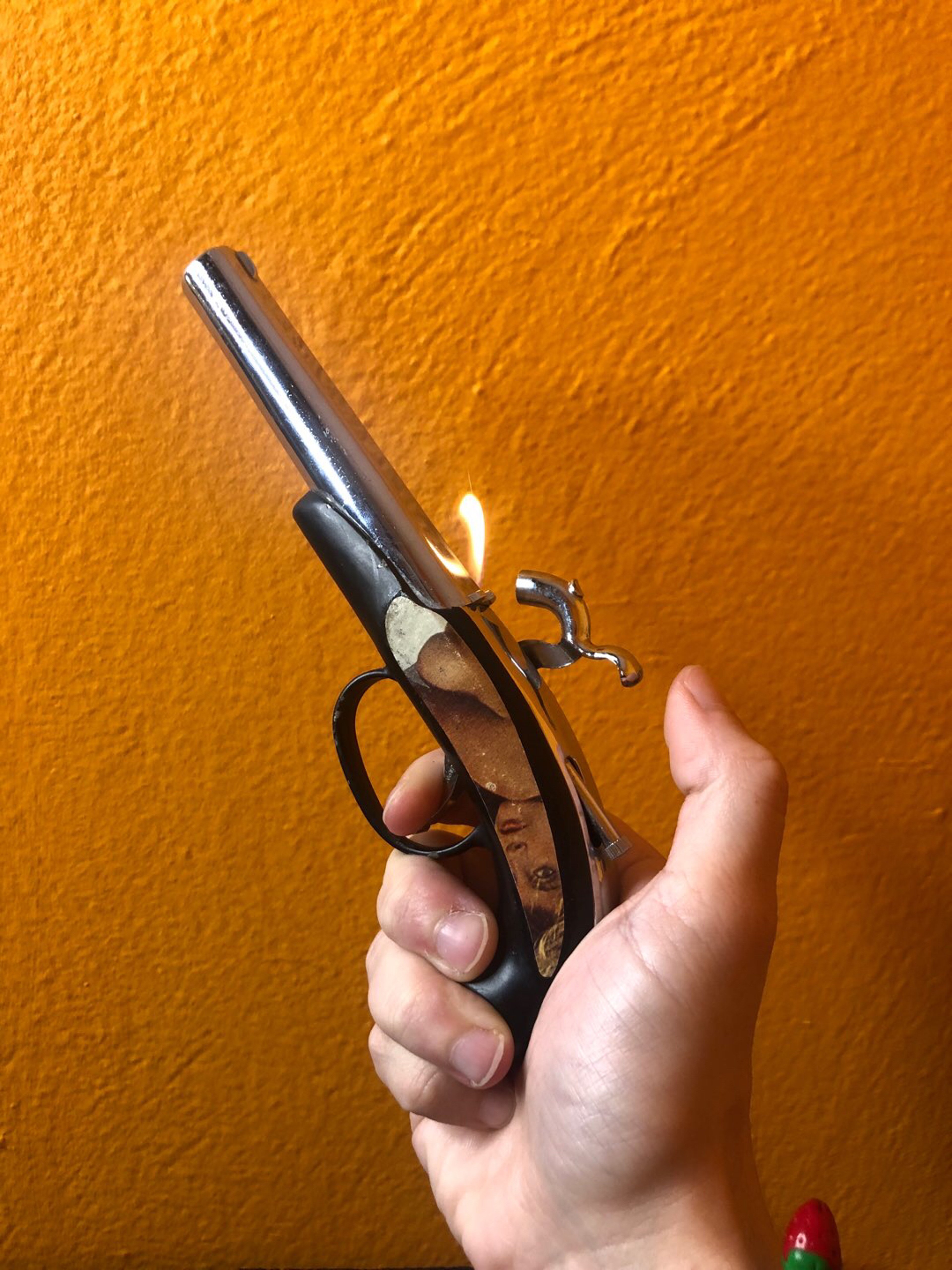 Preview pic of ‘Pirate’s Girl’ Customized Vintage Flintlock Pistol Novelty Lighter