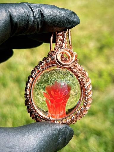 Preview pic of Marvinsglass classic wire wrap Pendant!