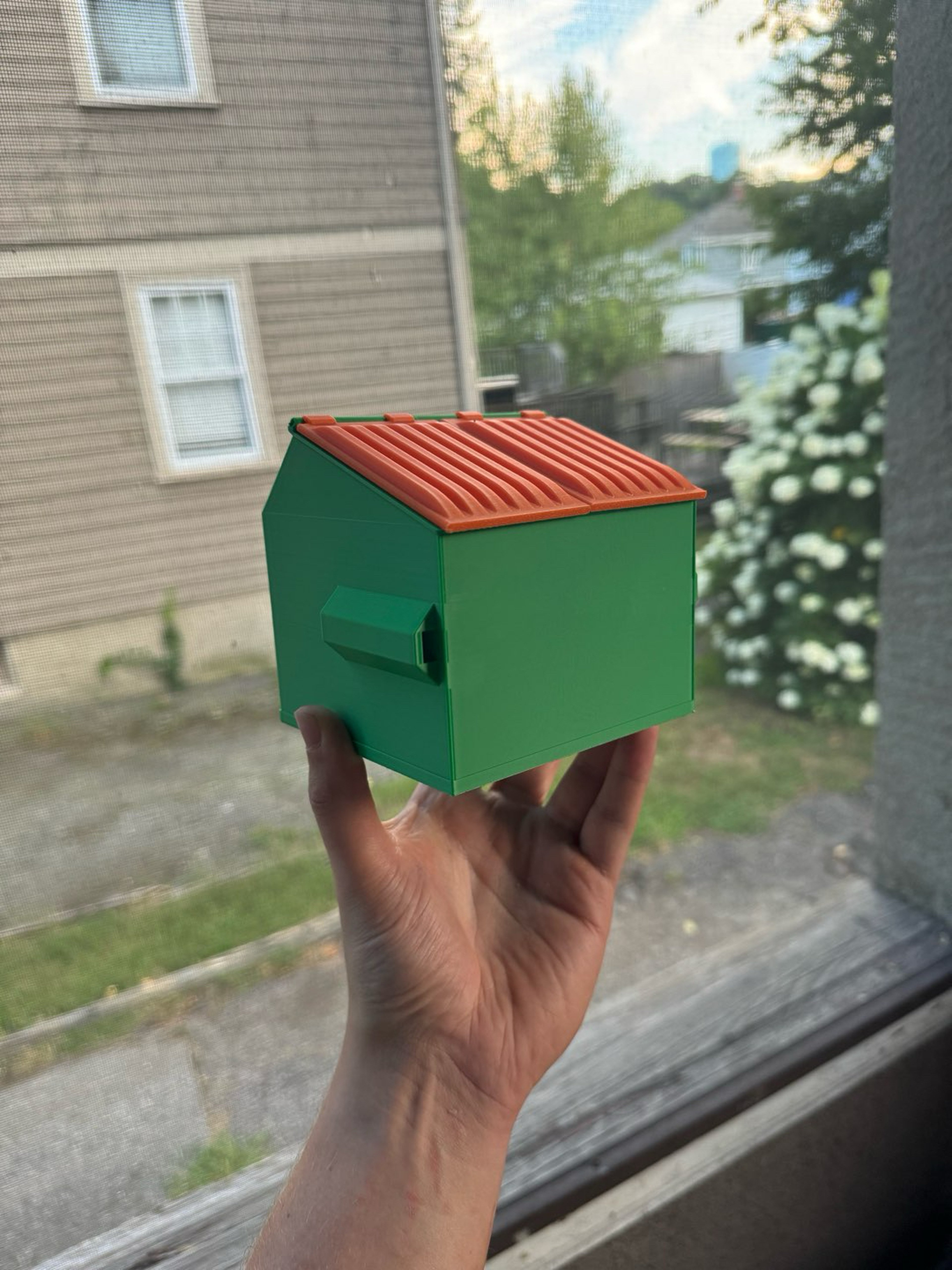 Preview pic of Qtip dumpster organizer