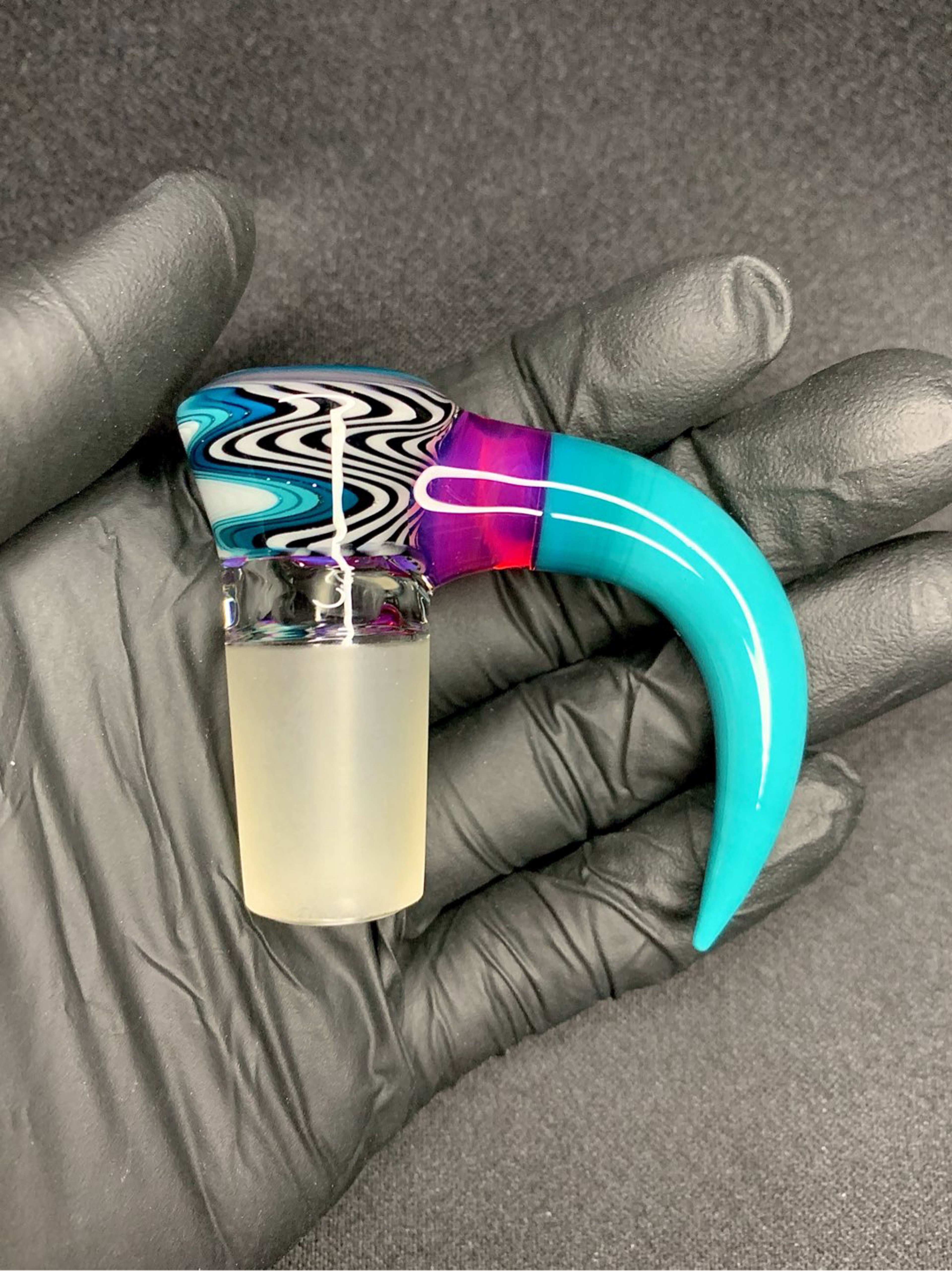 Preview pic of Opaque Aqua/Telemagenta wigwag 18mm slide