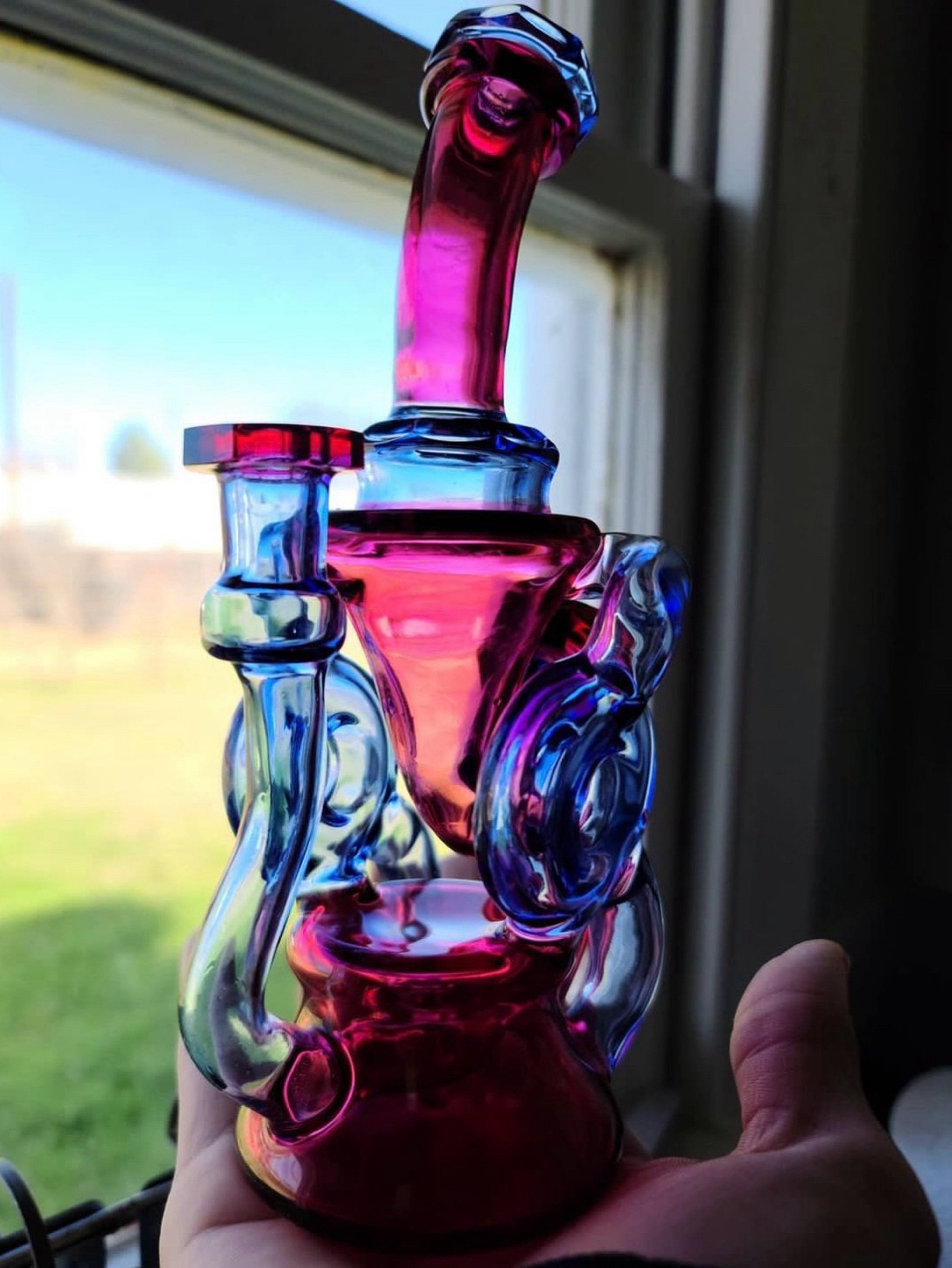 Preview pic of Red and Blue Chebo Glass Rig