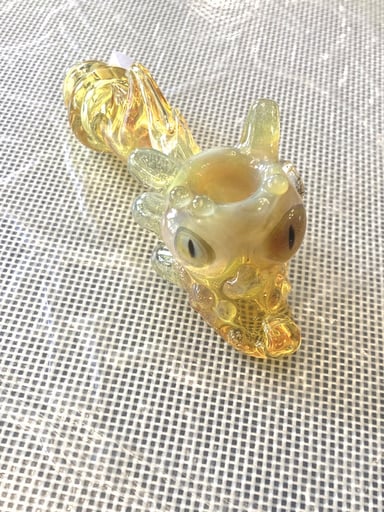 Preview pic of Little Yellow Dragon Hand Pipe