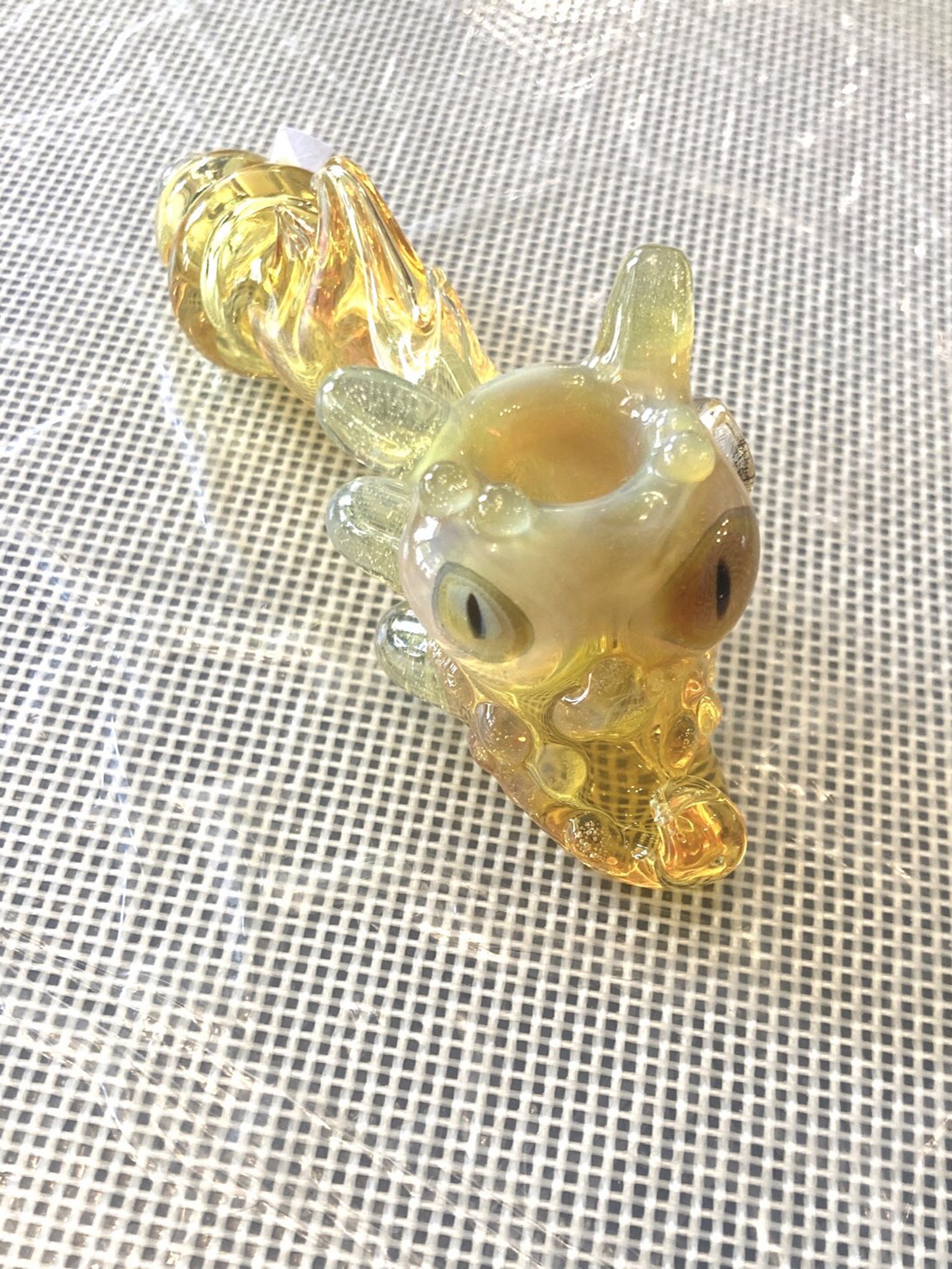 Preview pic of Little Yellow Dragon Hand Pipe