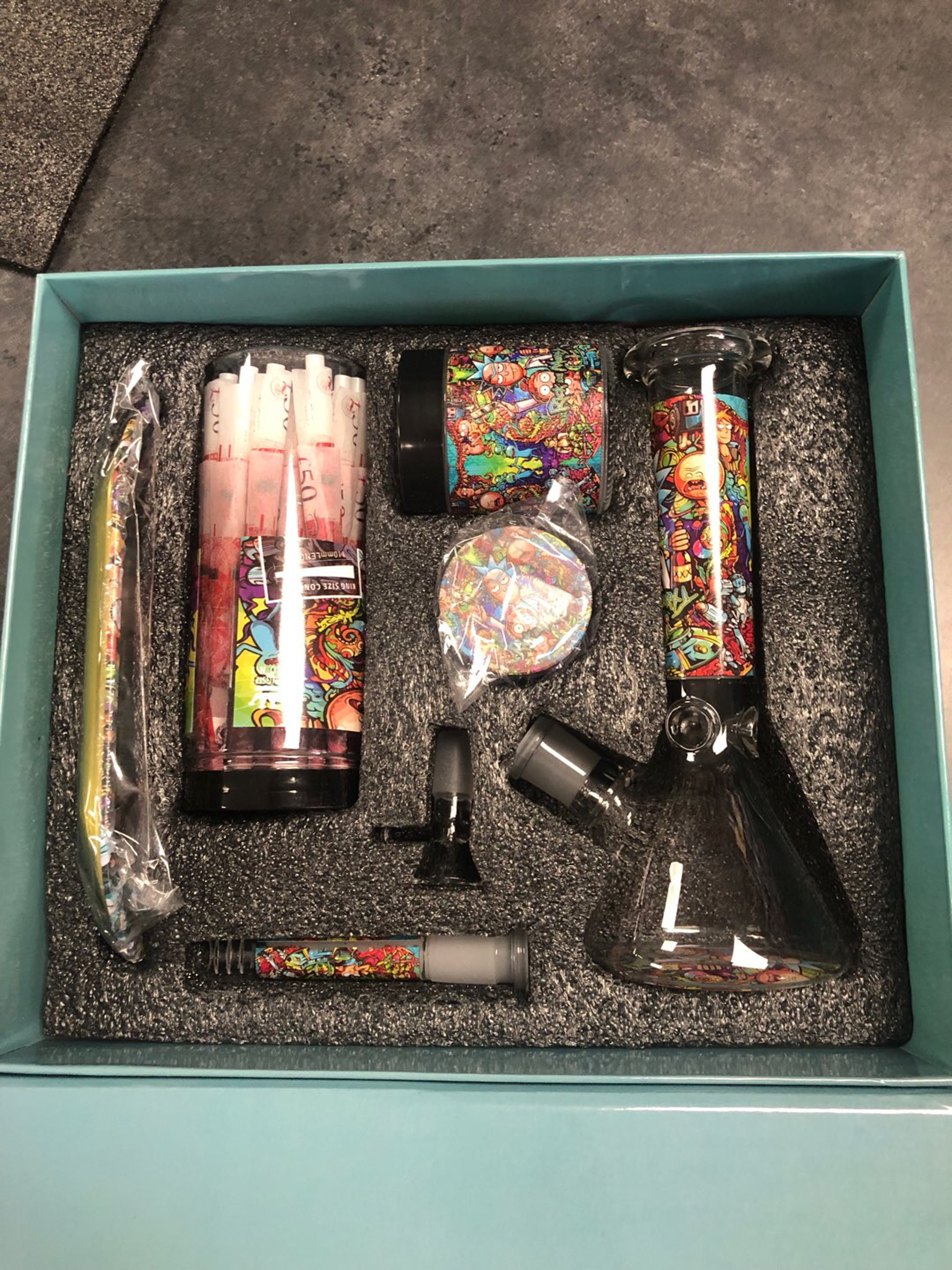 Preview pic of Travel Smoker Starter Kit