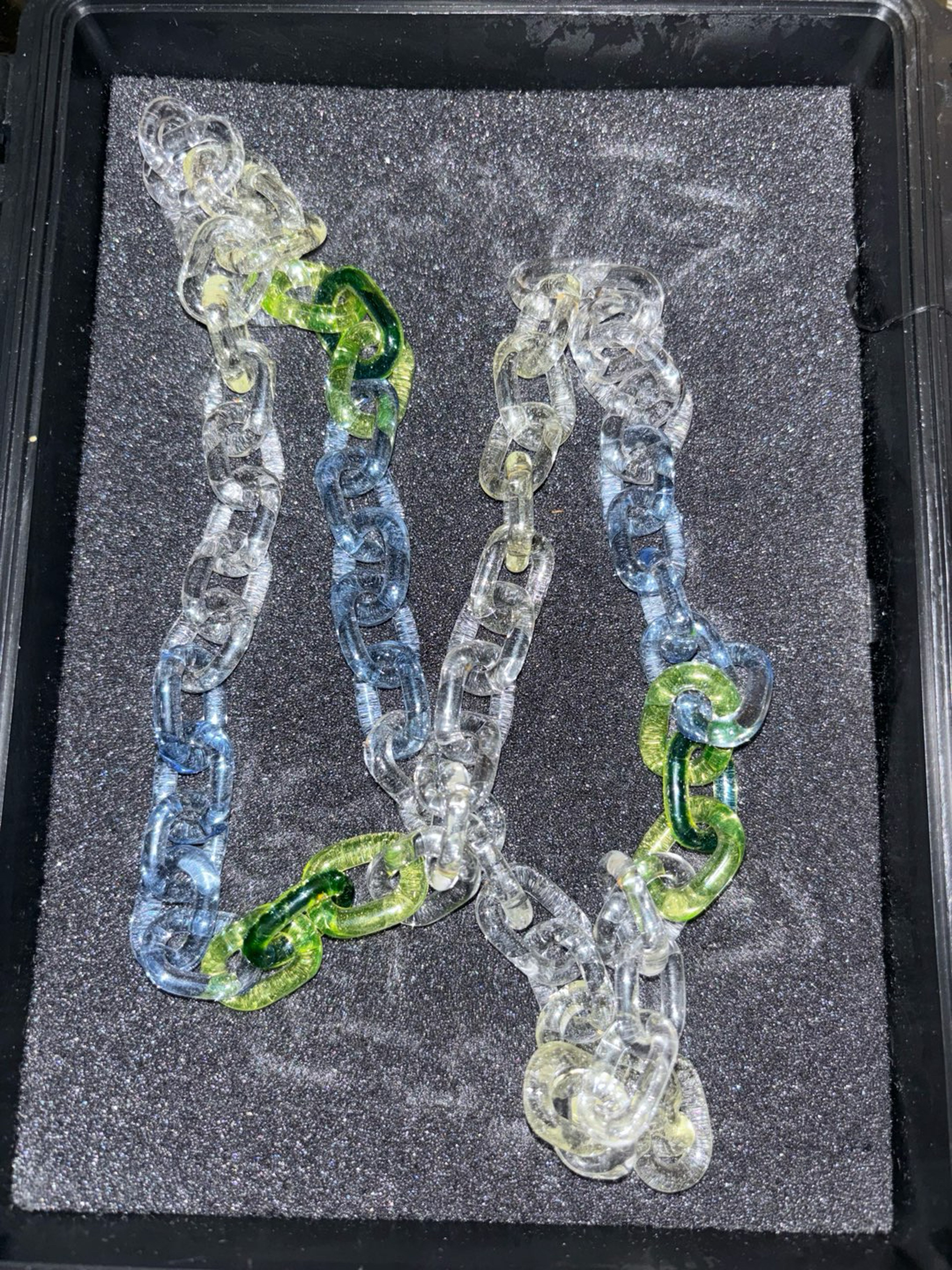 Preview pic of Hex glass uv glass chain