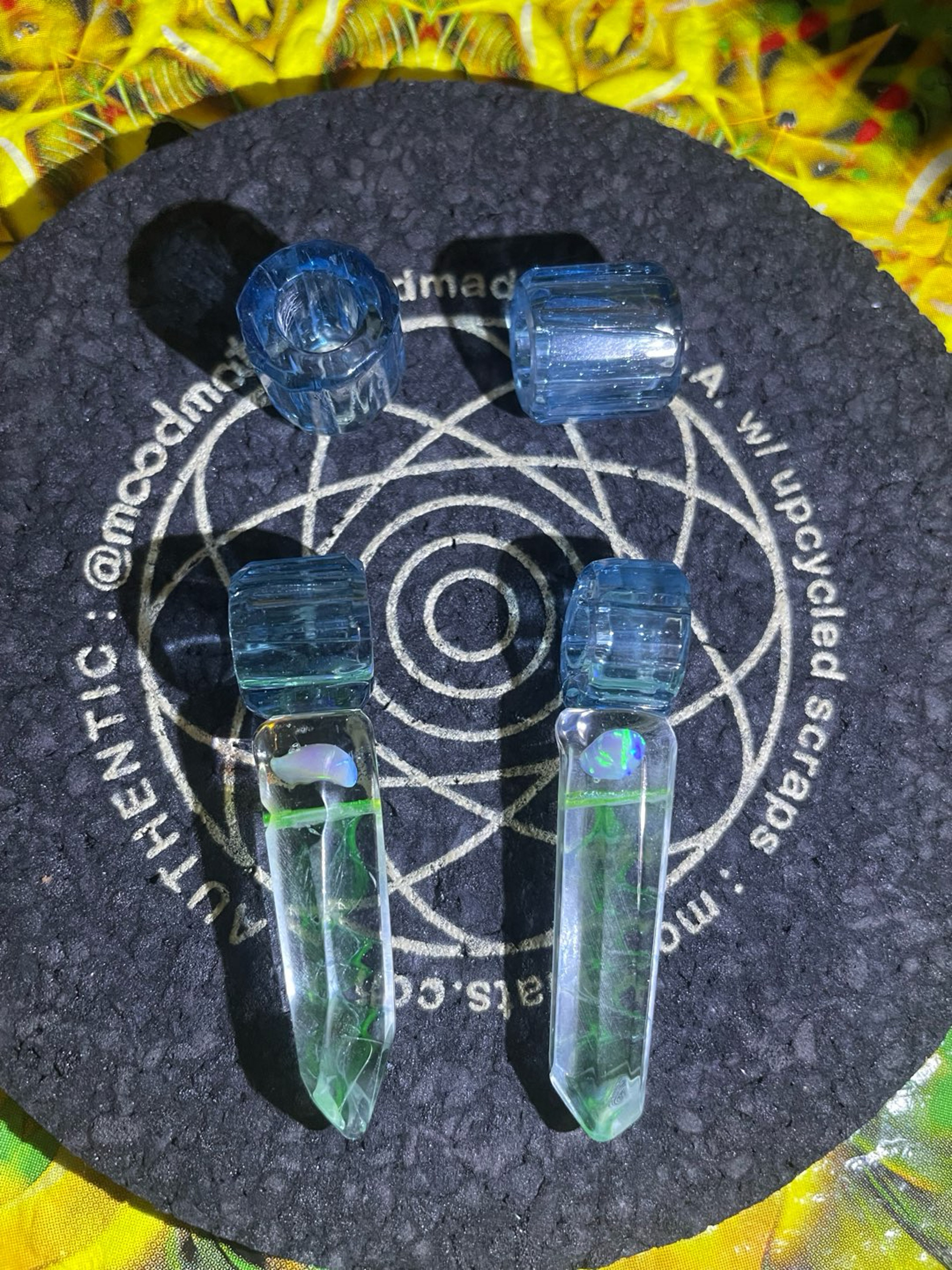 Preview pic of Gemcup Glass gem pandents and beads UV