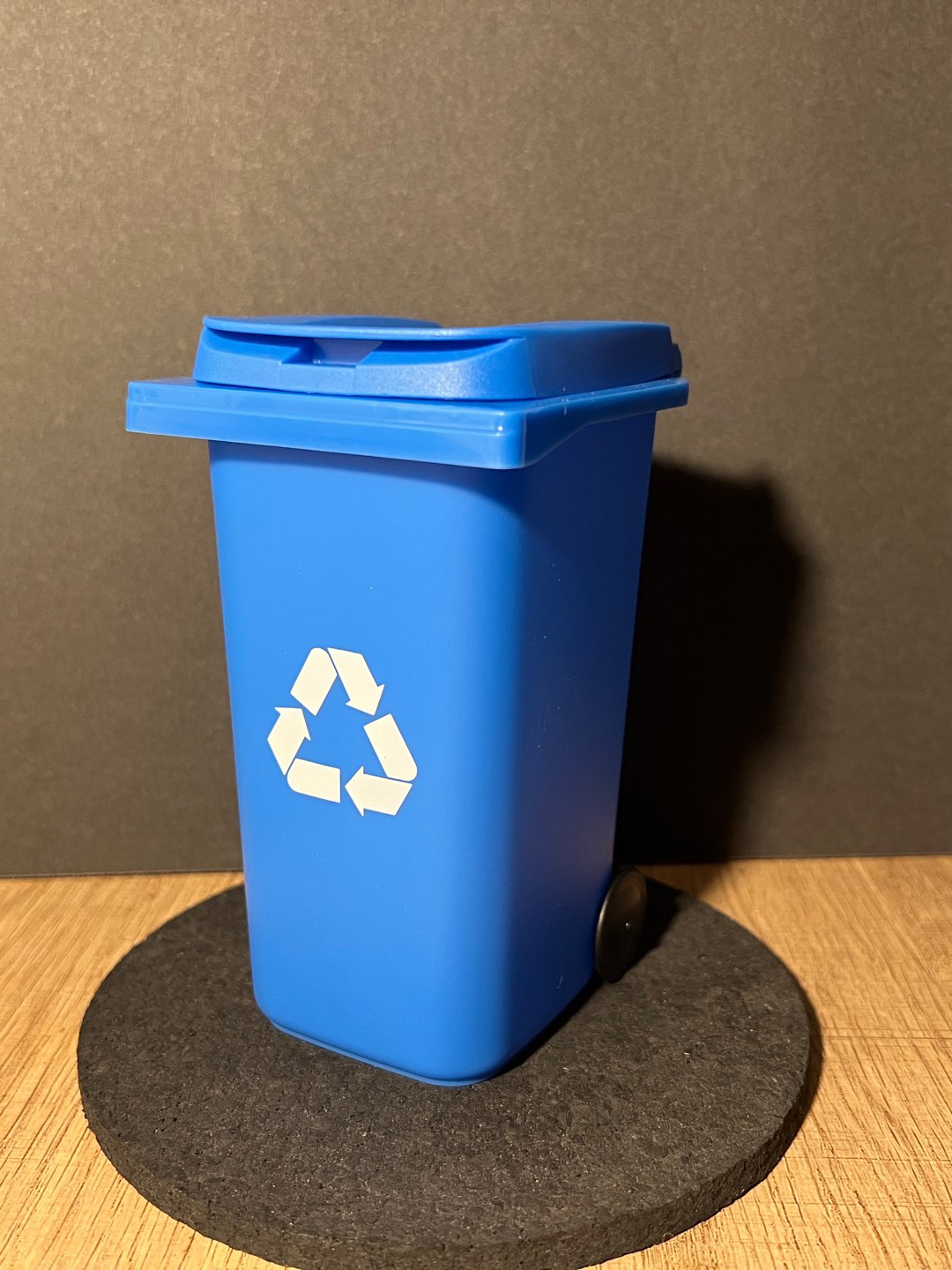 Preview pic of Recycling Bin Desktop Trash Can