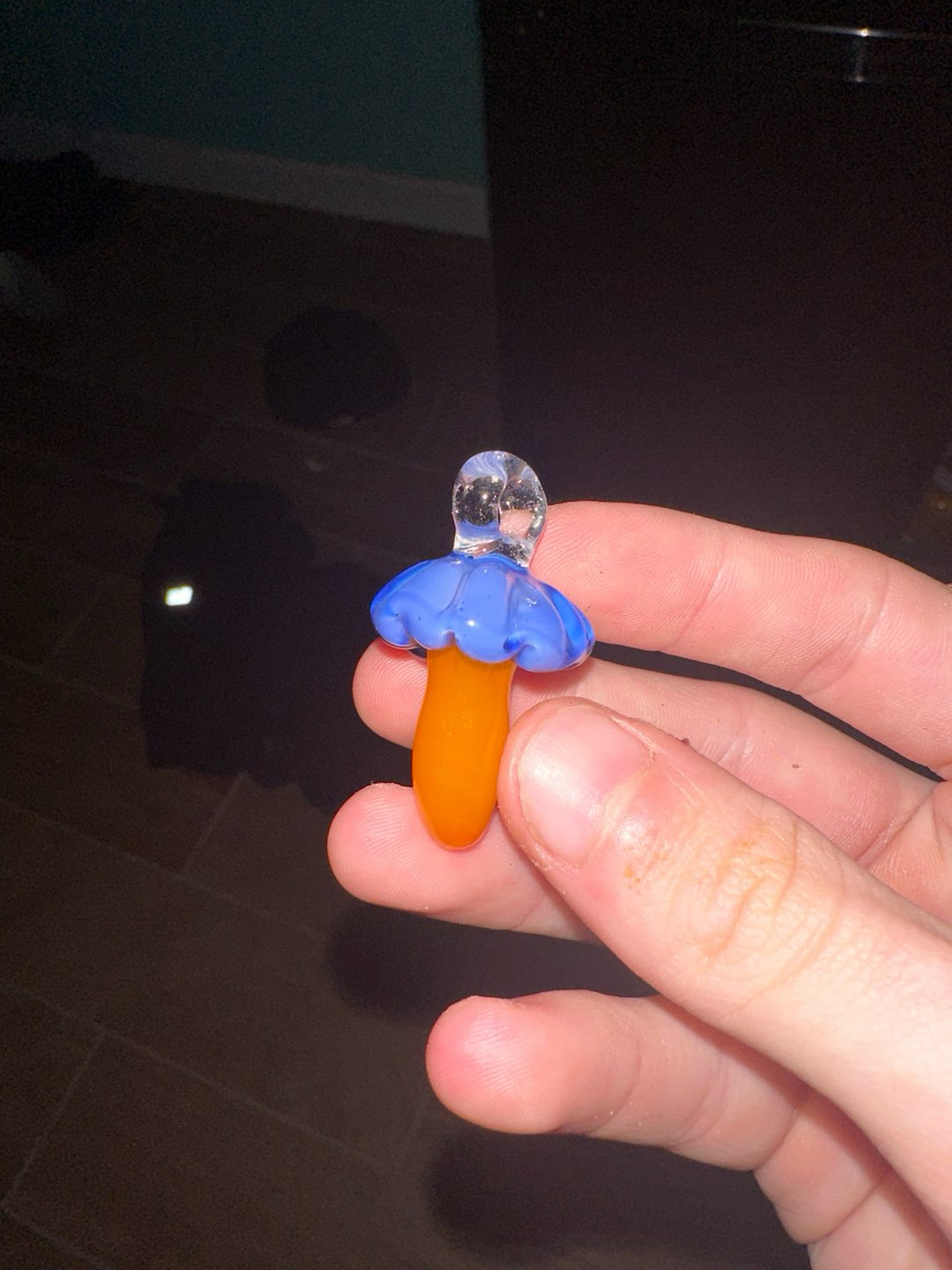 Preview pic of Gbg shroom pendant