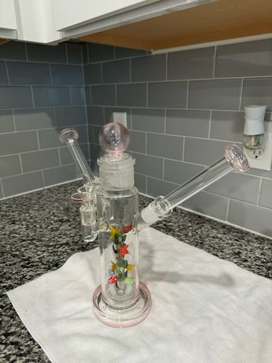 Preview pic of Cute Pink Bong For Sale || Glass Art Chamber