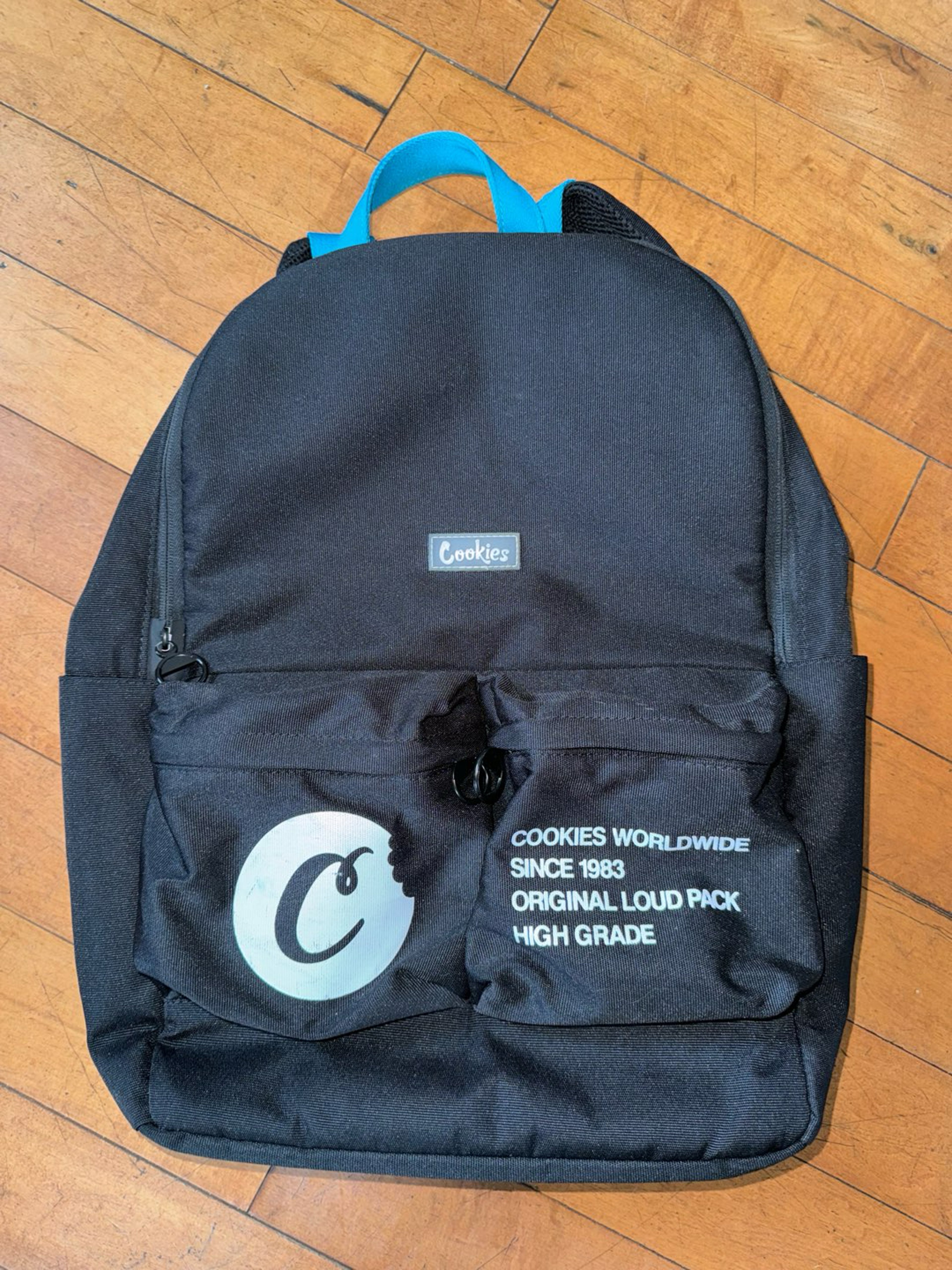 Preview pic of Cookies backpack (smell proof)