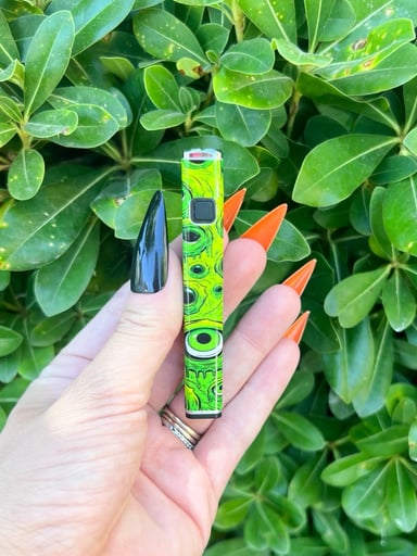 Preview pic of Green Eyeball 510 Threaded Battery USB-C Charger
