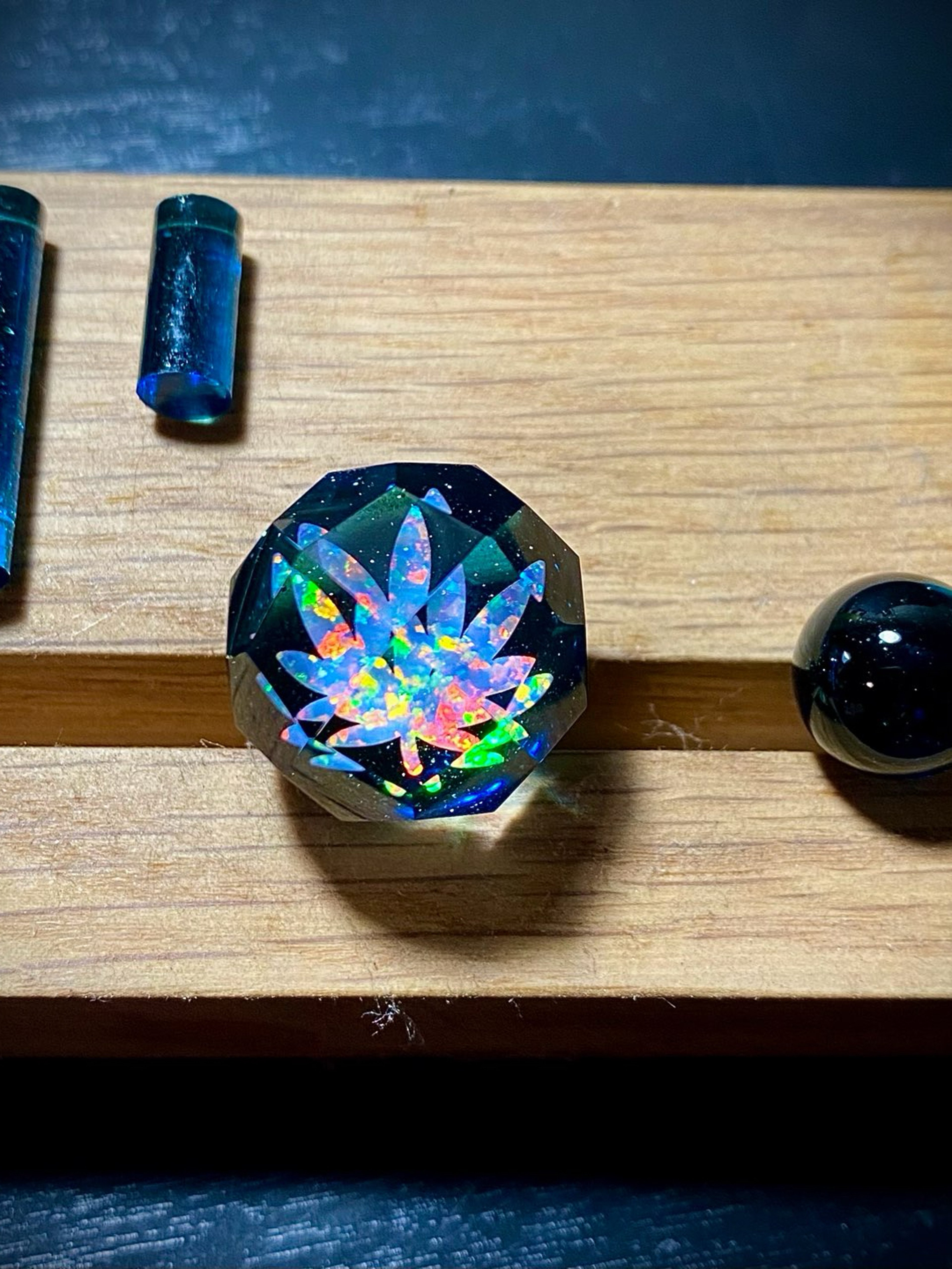 Preview pic of Blue stardust facted leaf set