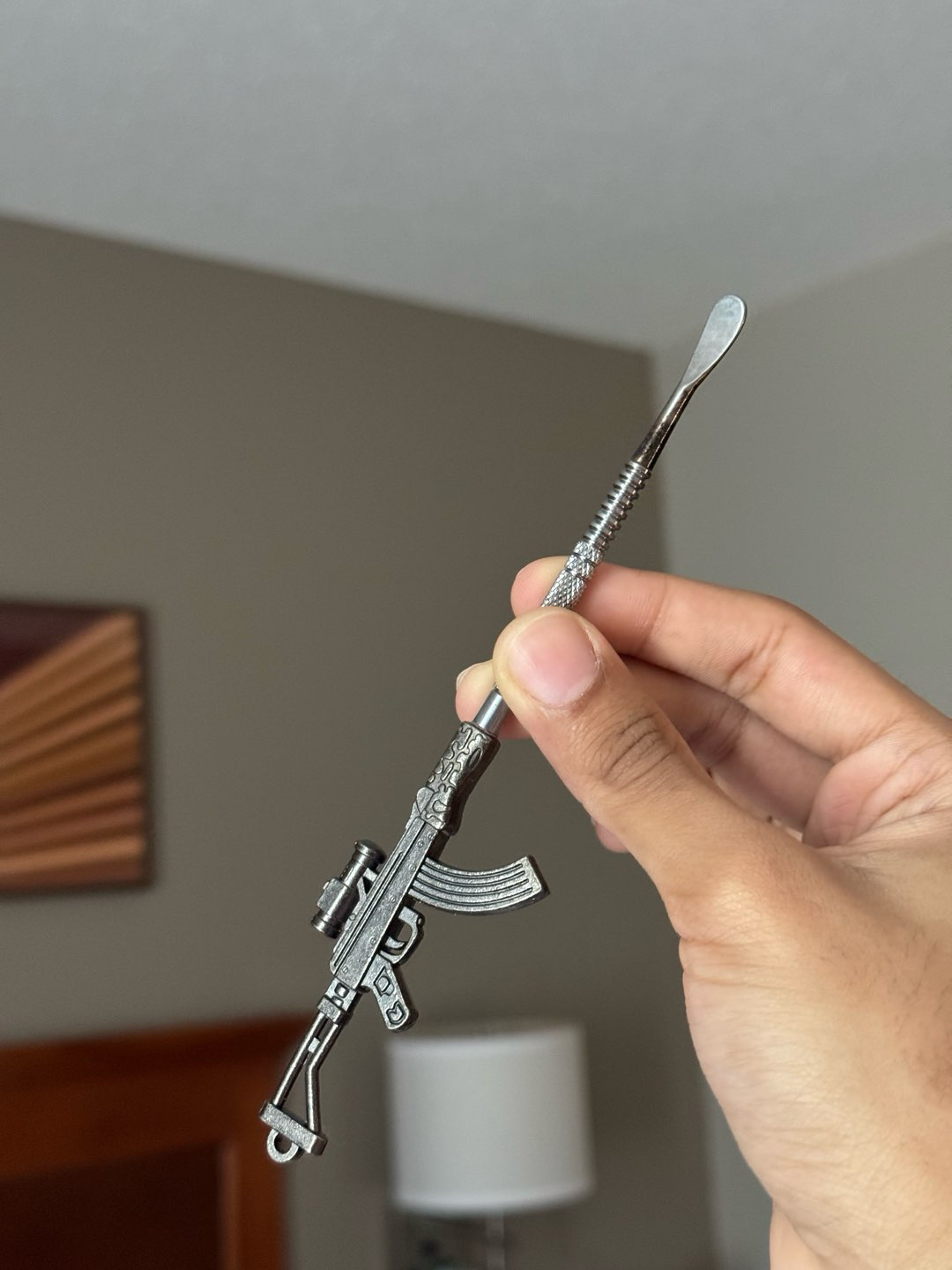 Preview pic of Titanium gun shaped dab tool