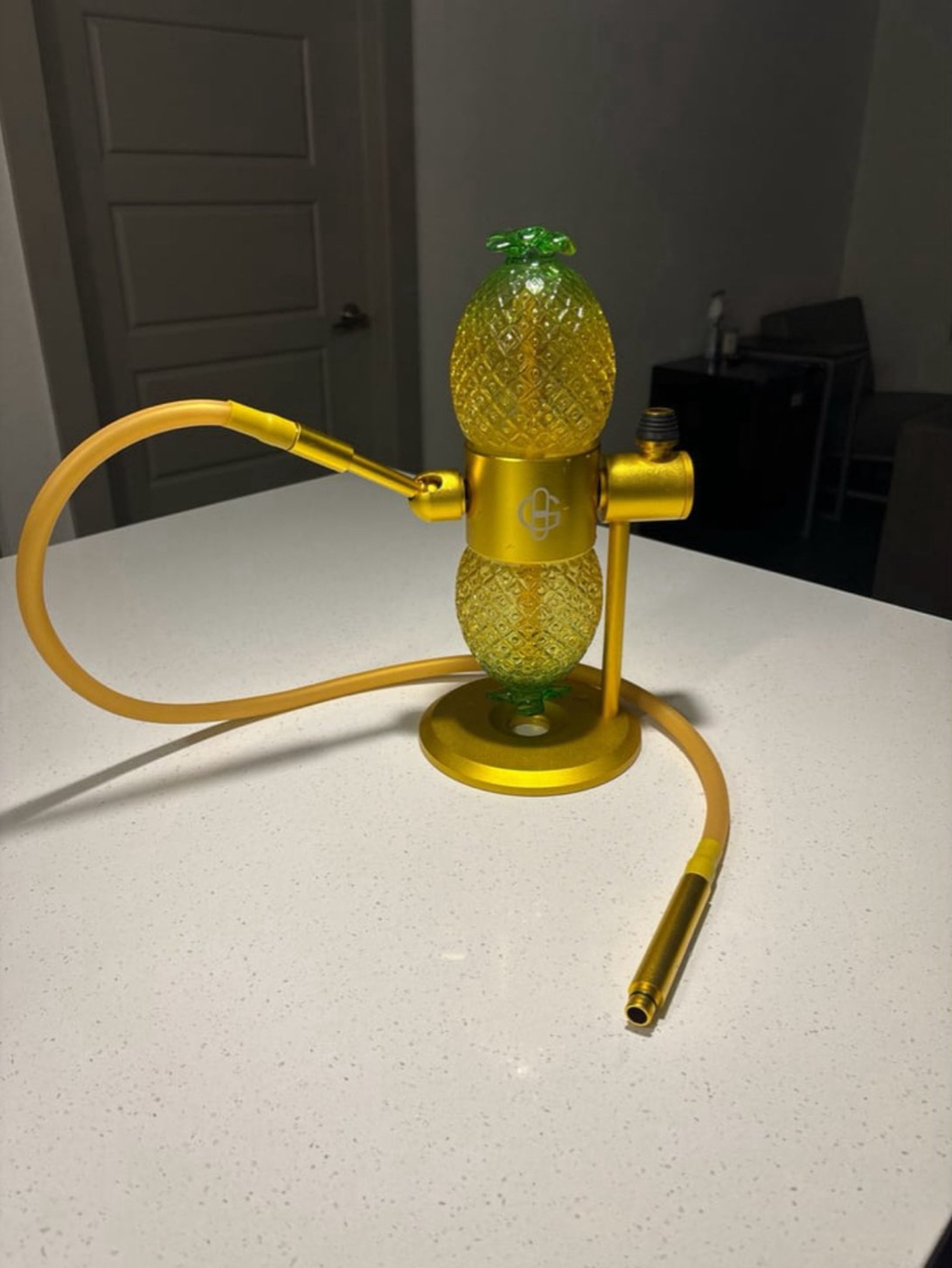 Preview pic of Pineapple Gravity Rig + Banger + Bowl