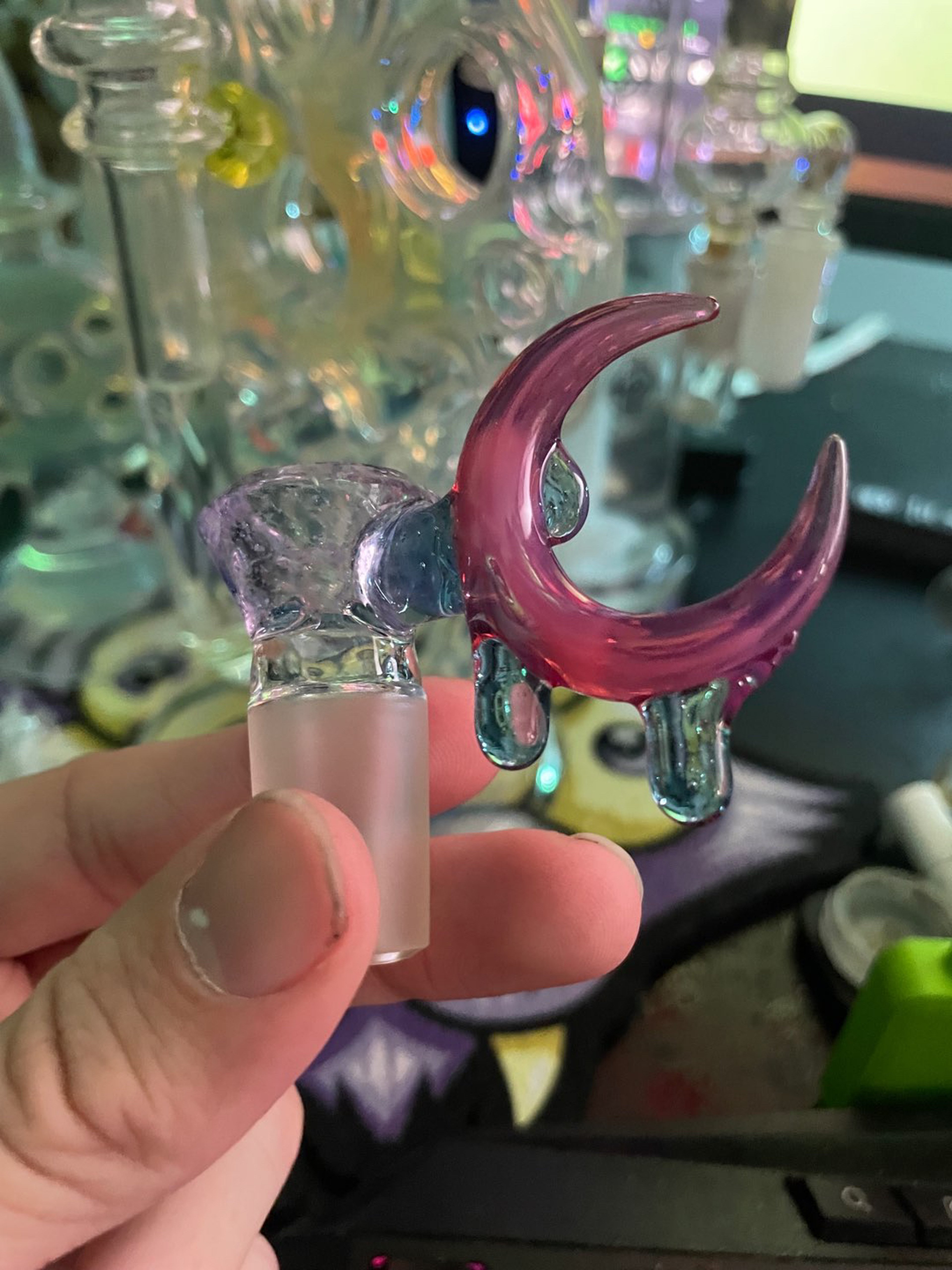 Preview pic of 3 Hole 18mm Drippy Moon