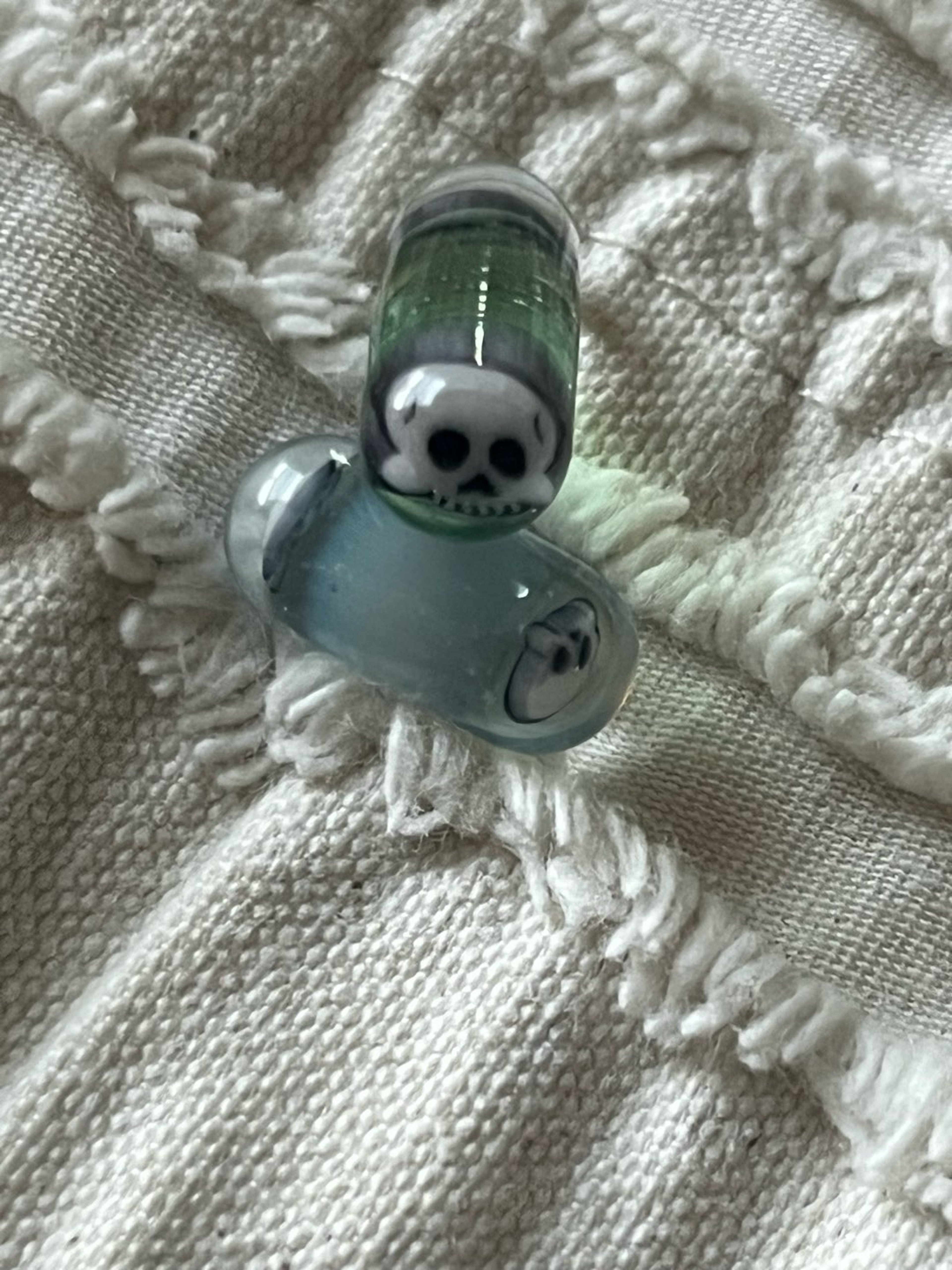 Preview pic of Hendy skull pillars