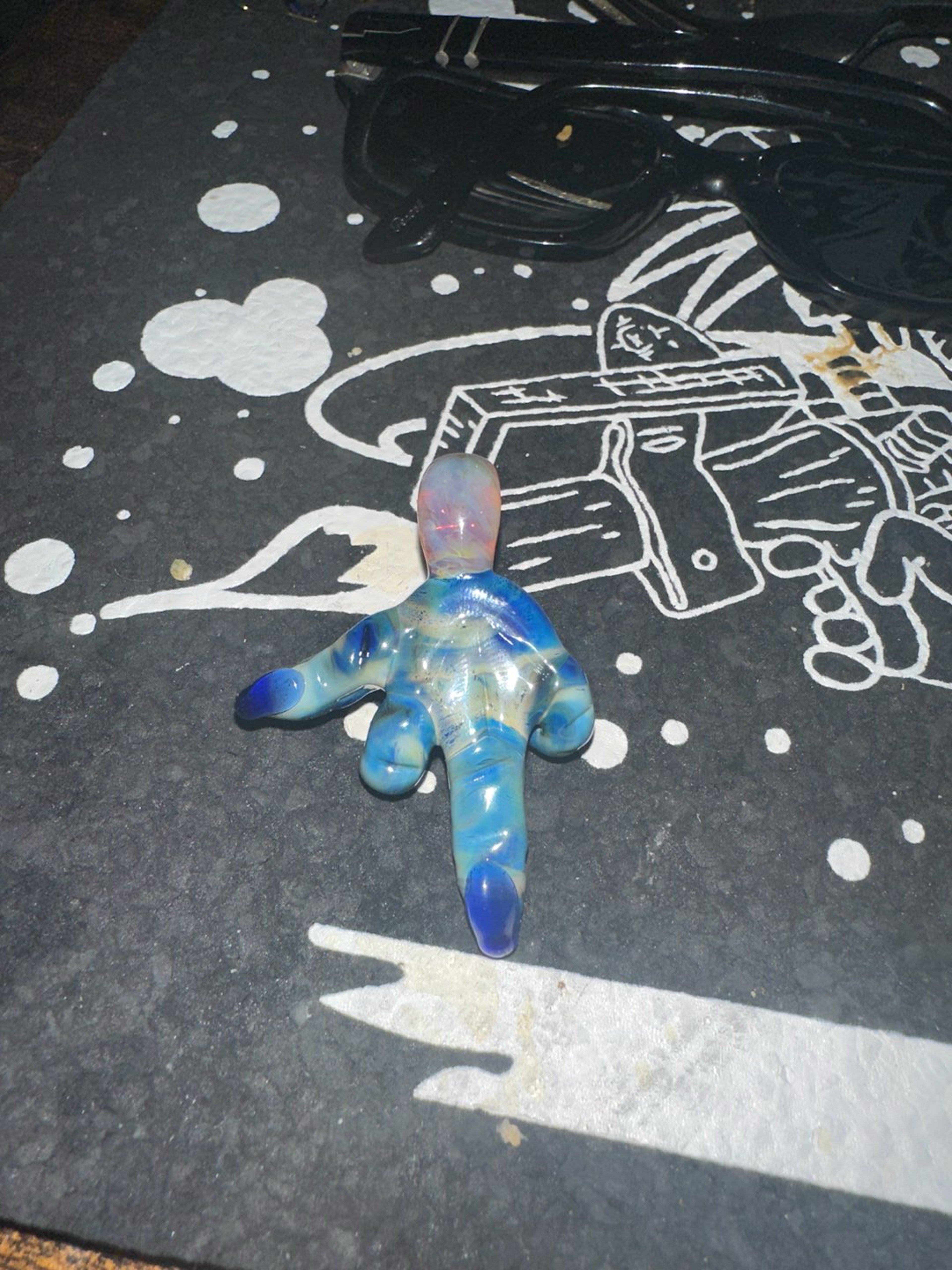 Preview pic of Gbg middle finger pendant