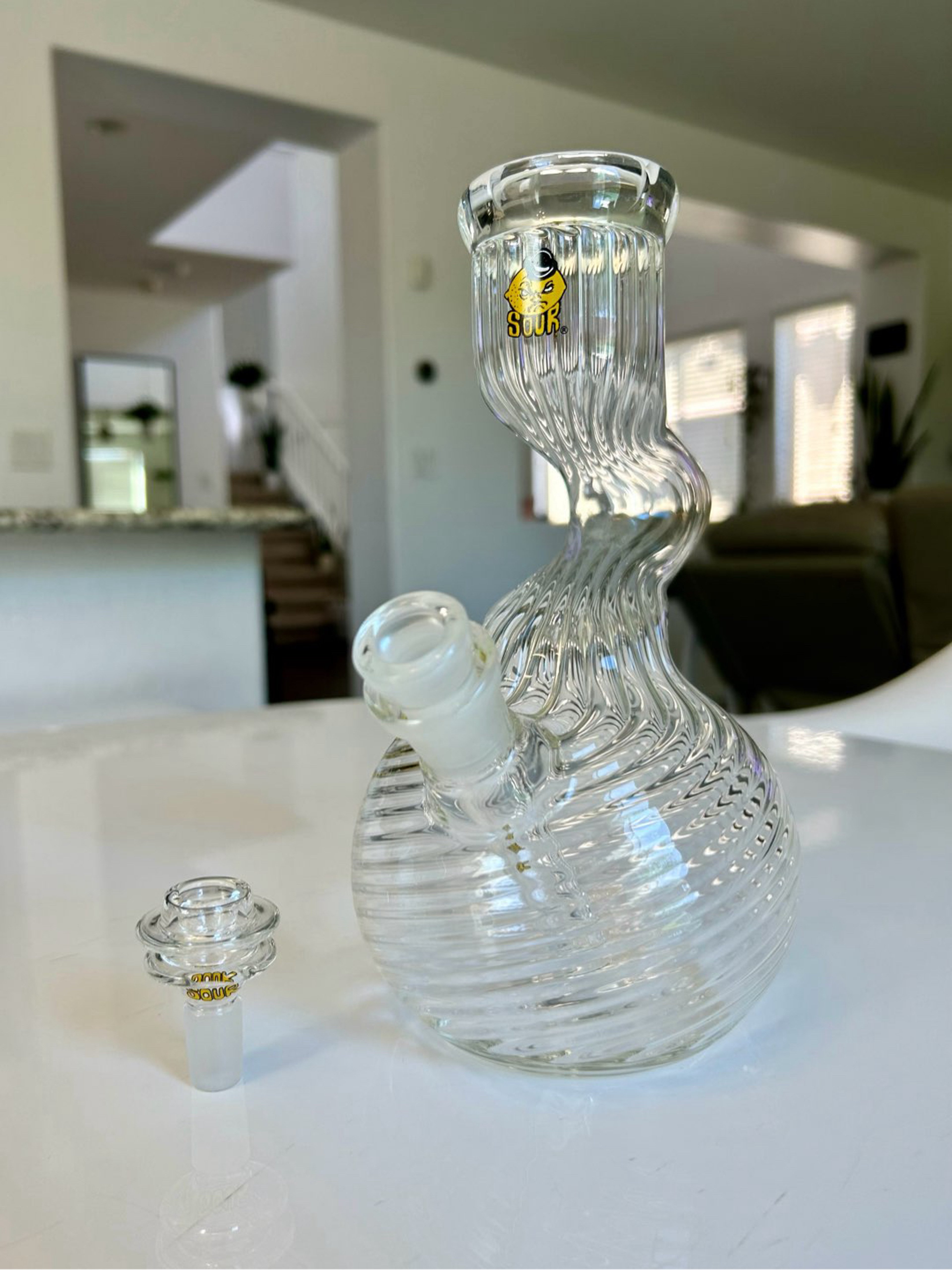 Preview pic of SourGlass Twist Beaker | 9”
