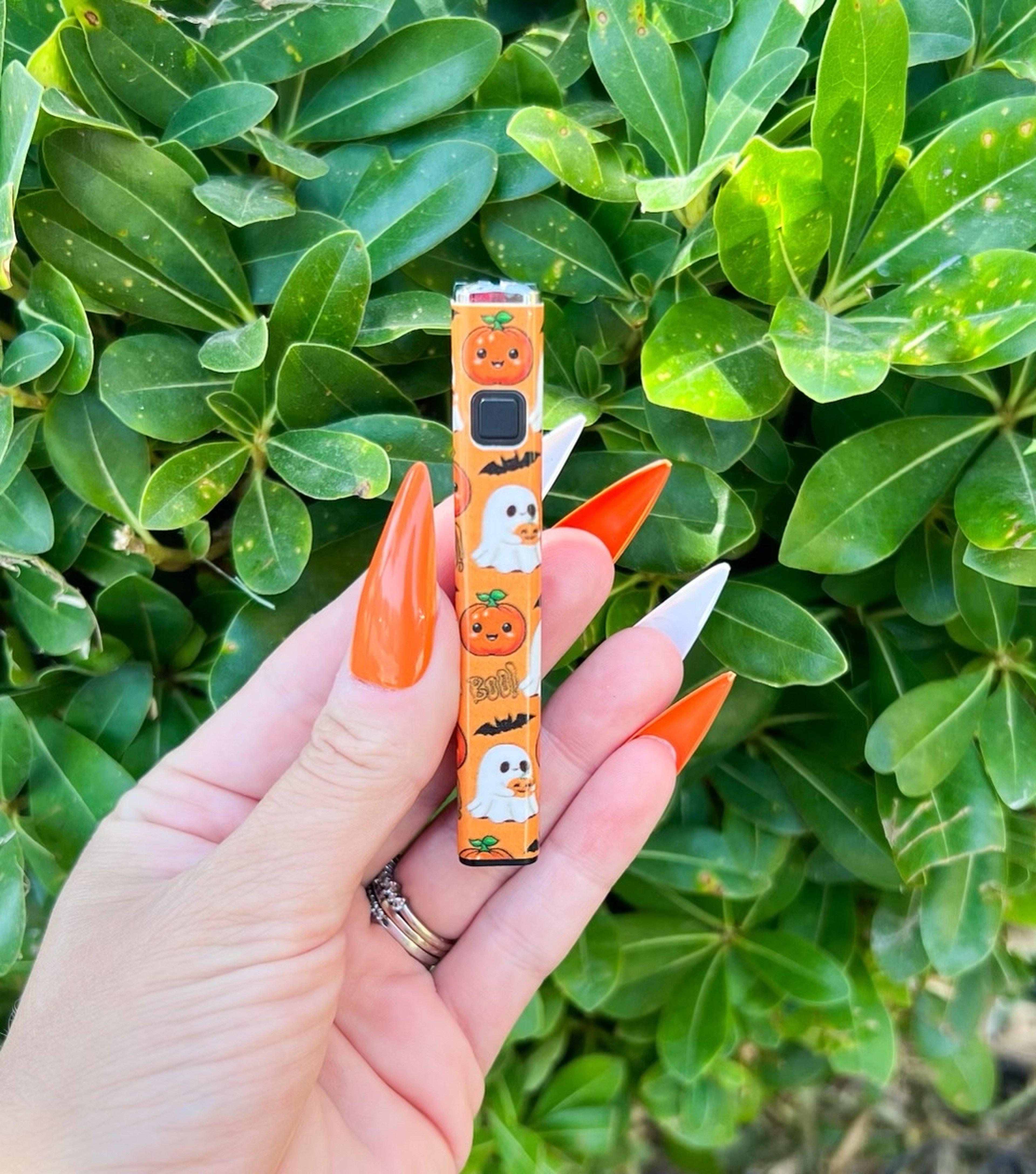 Preview pic of Orange Ghosts and Pumpkins 510 Threaded Battery