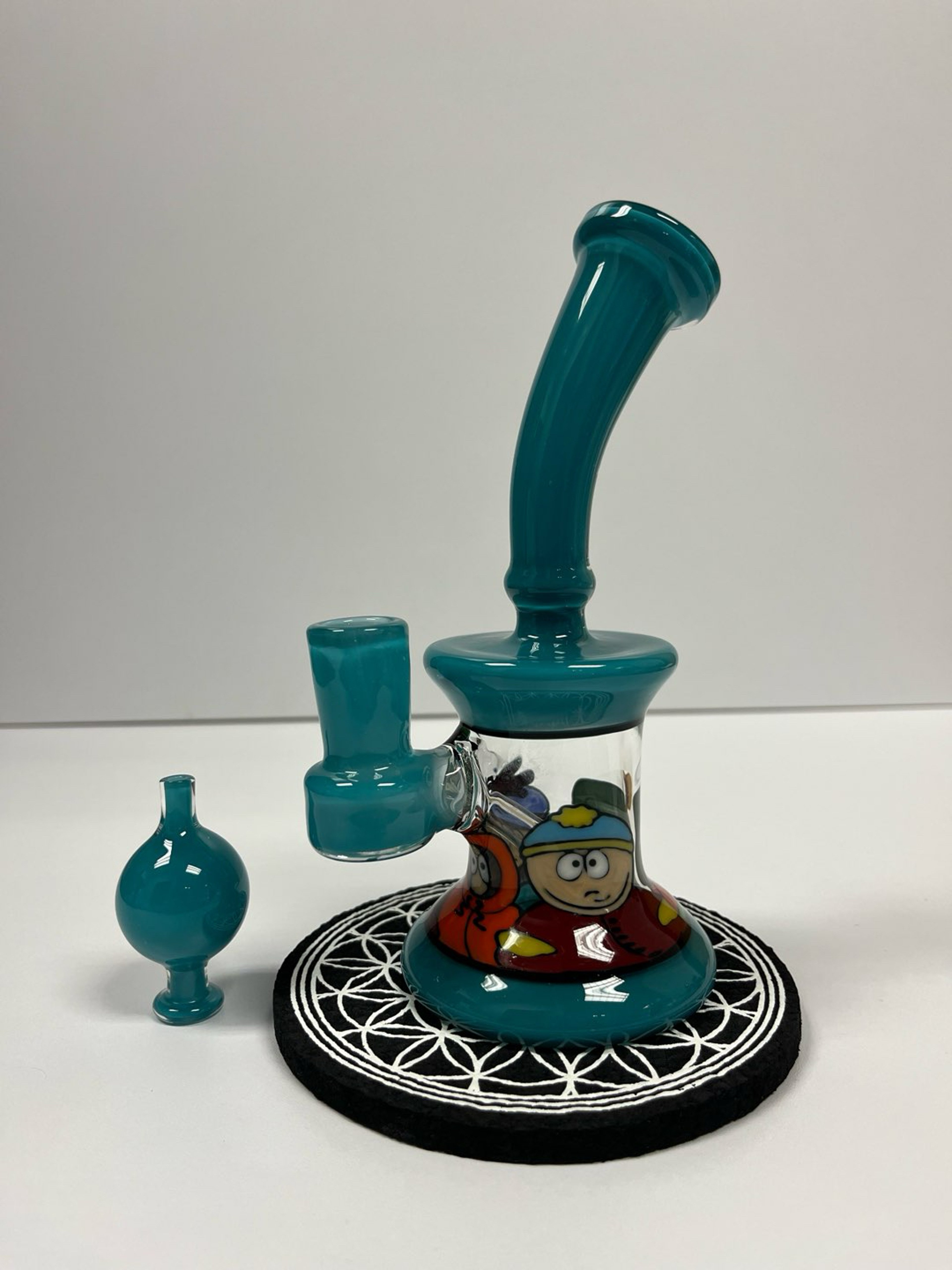 Preview pic of Windstar Glass Southpark gang Cartman Kenny Kyle and Stan comes with matching bubble cap