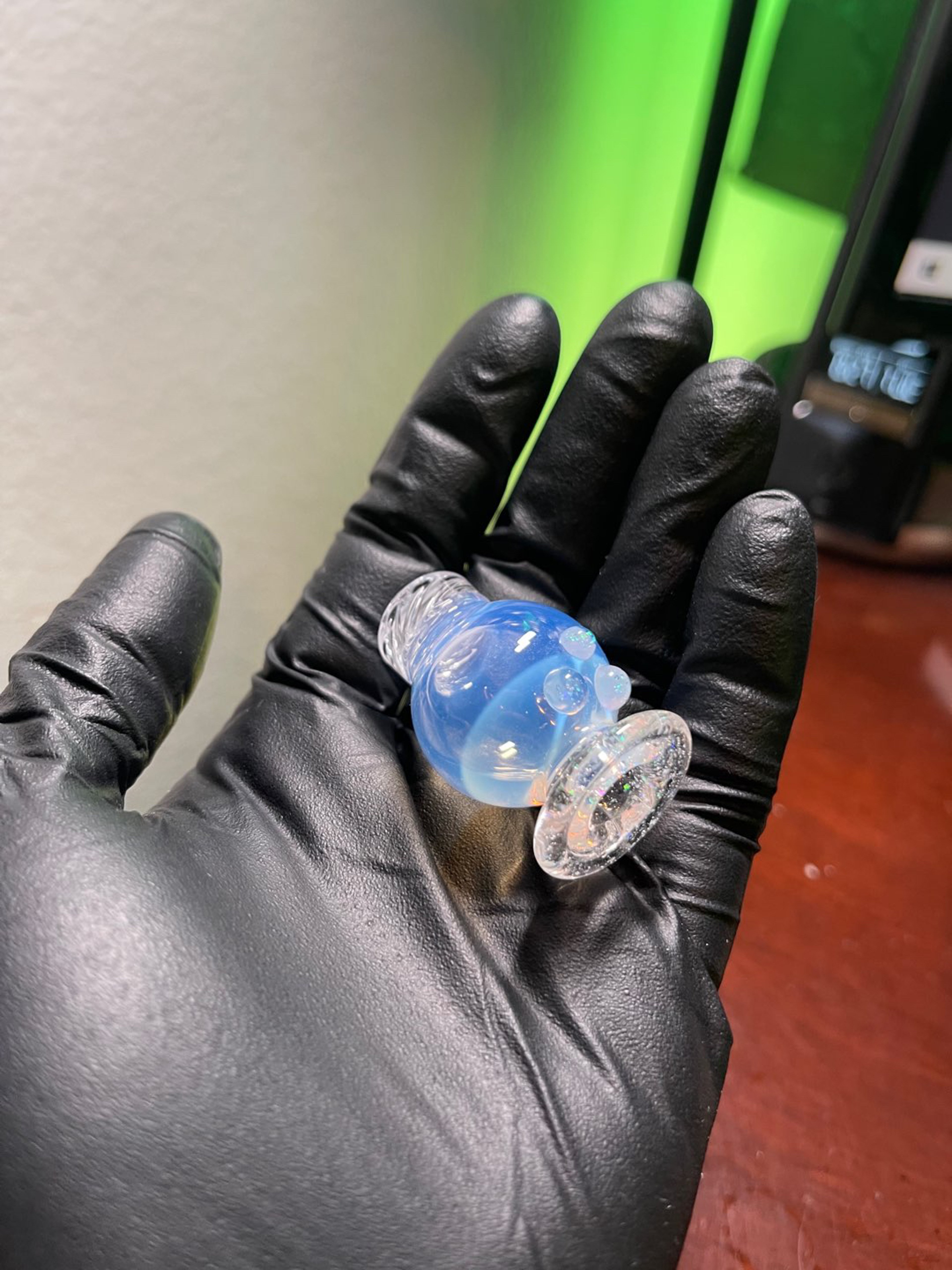 Preview pic of Crushed Opal Spinner Cap
