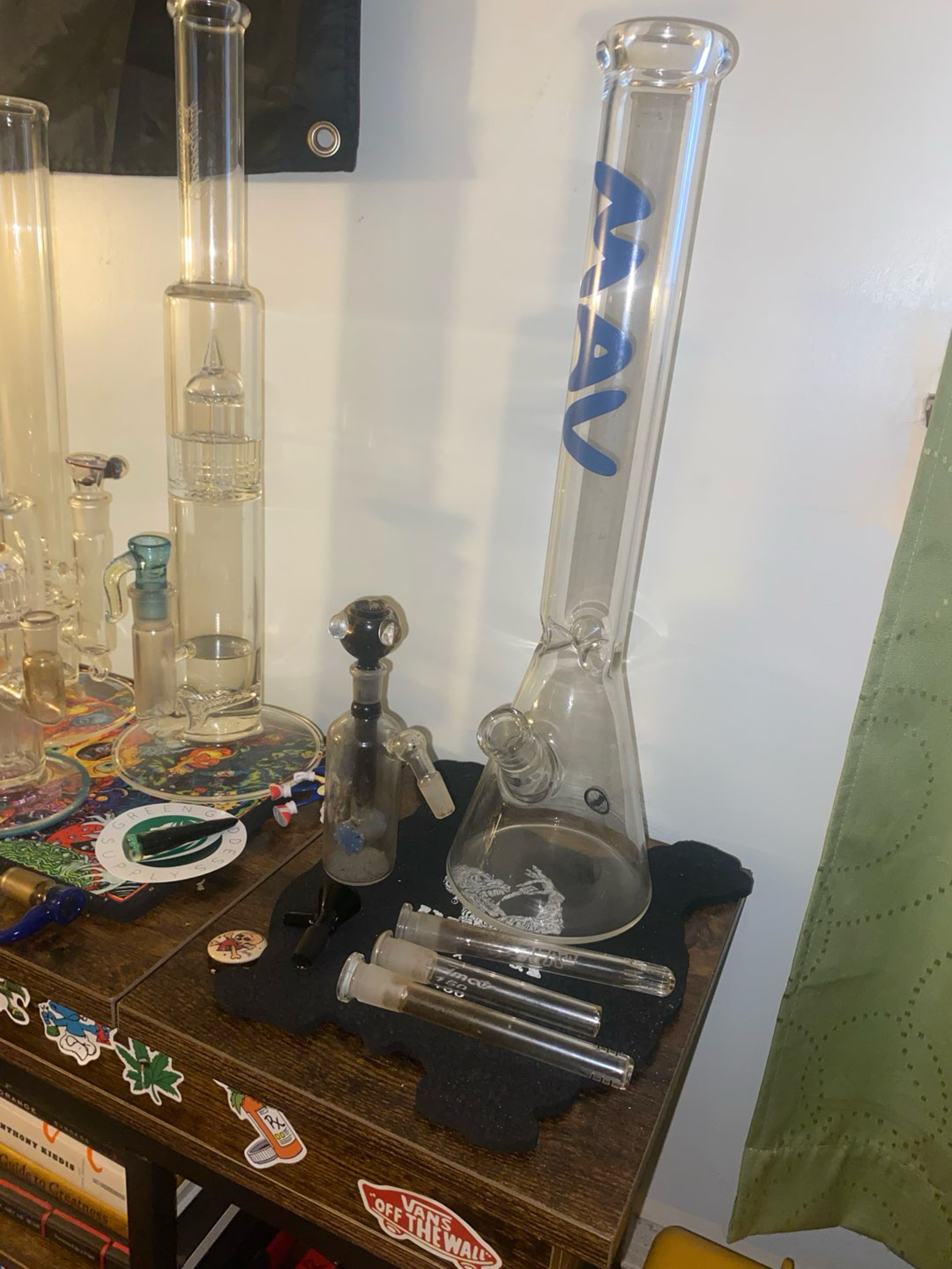 Preview pic of MAV 18” beaker NY blue