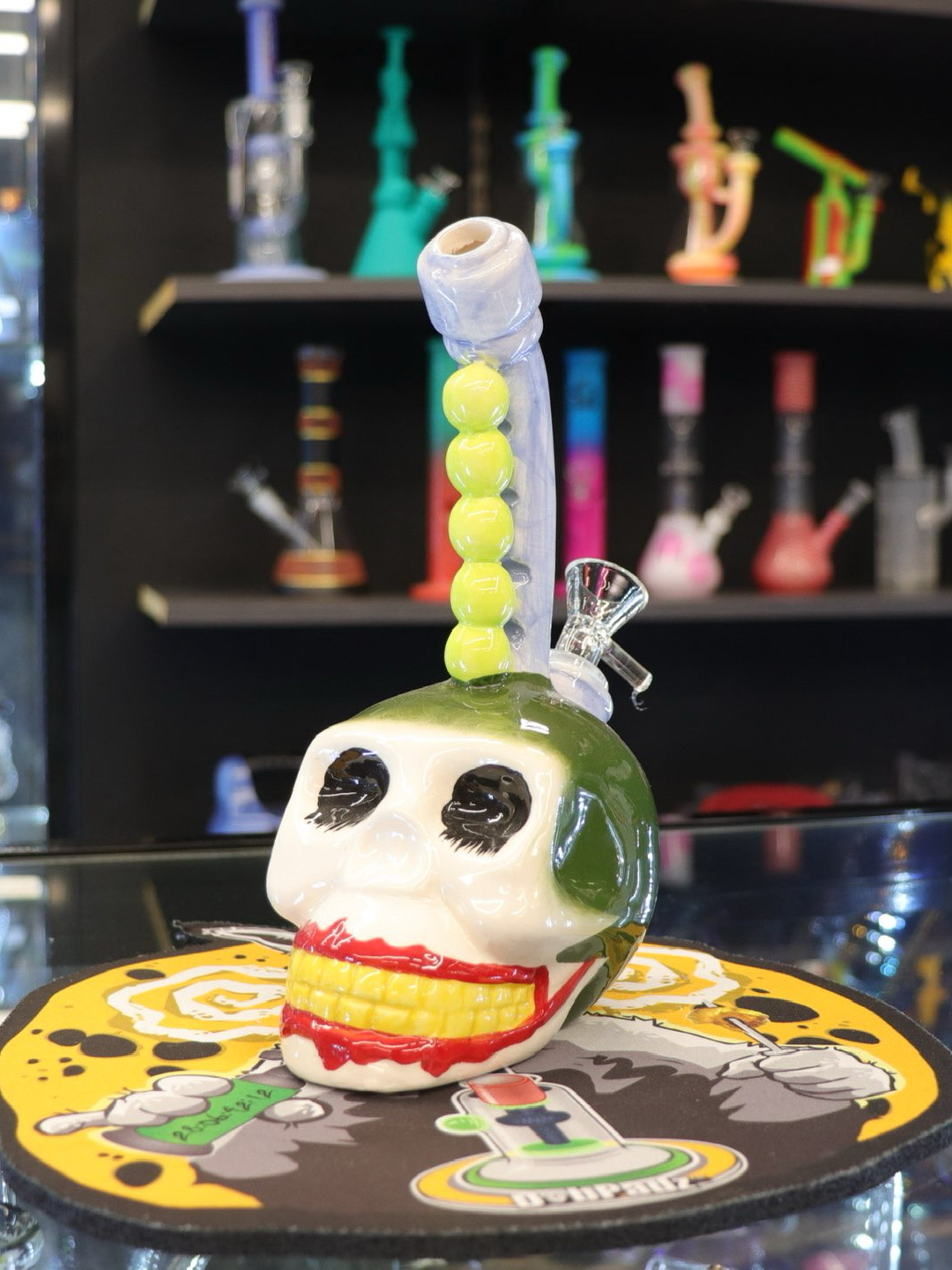 Preview pic of The Joker’s Skull Bong
