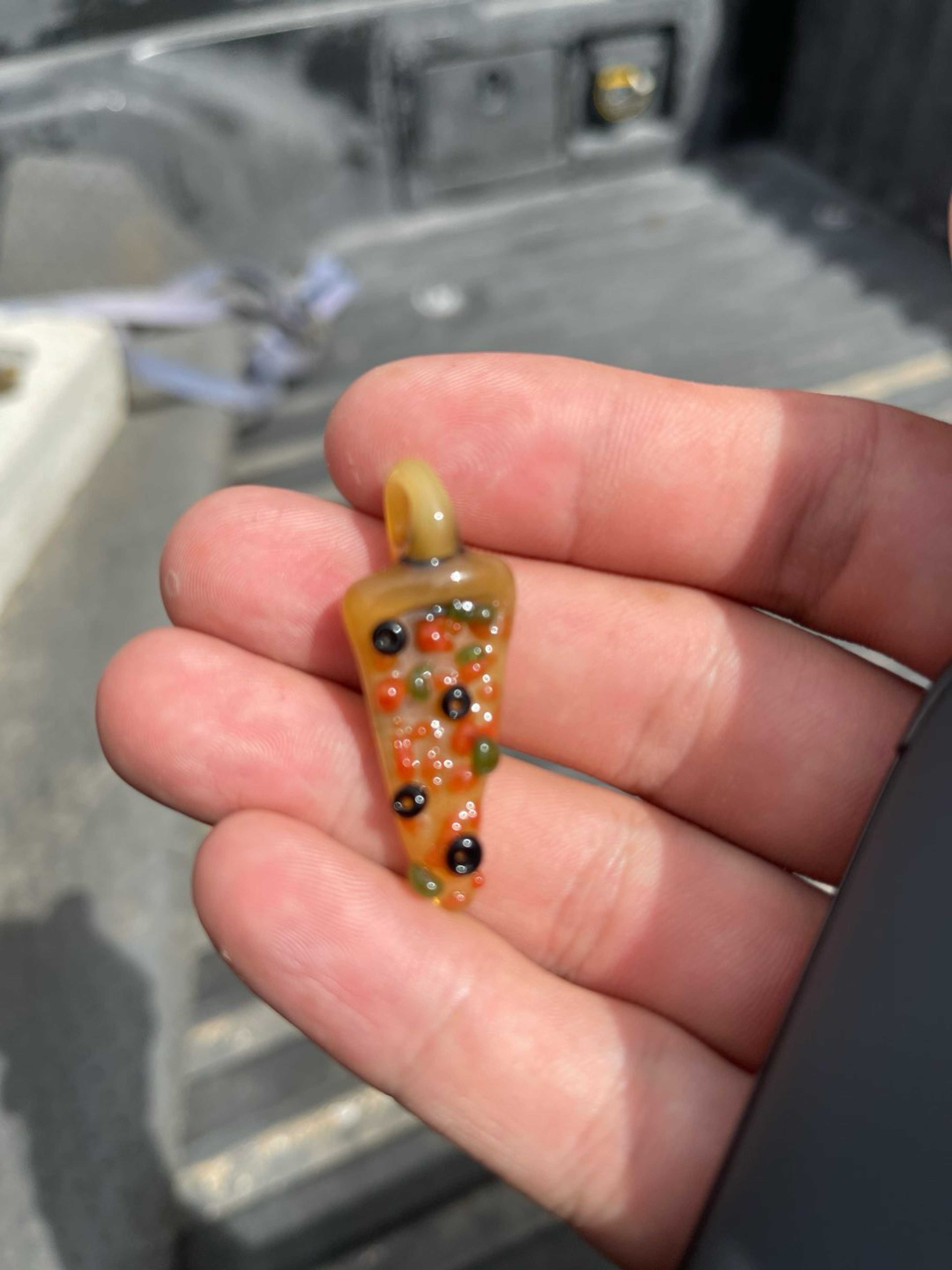 Pizza pendant image 0