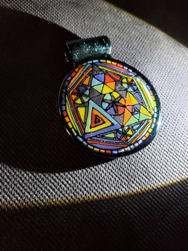 Preview pic of Triangle Fillacello Pendy by Hel Raiser