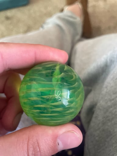 Preview pic of Gar glass marble