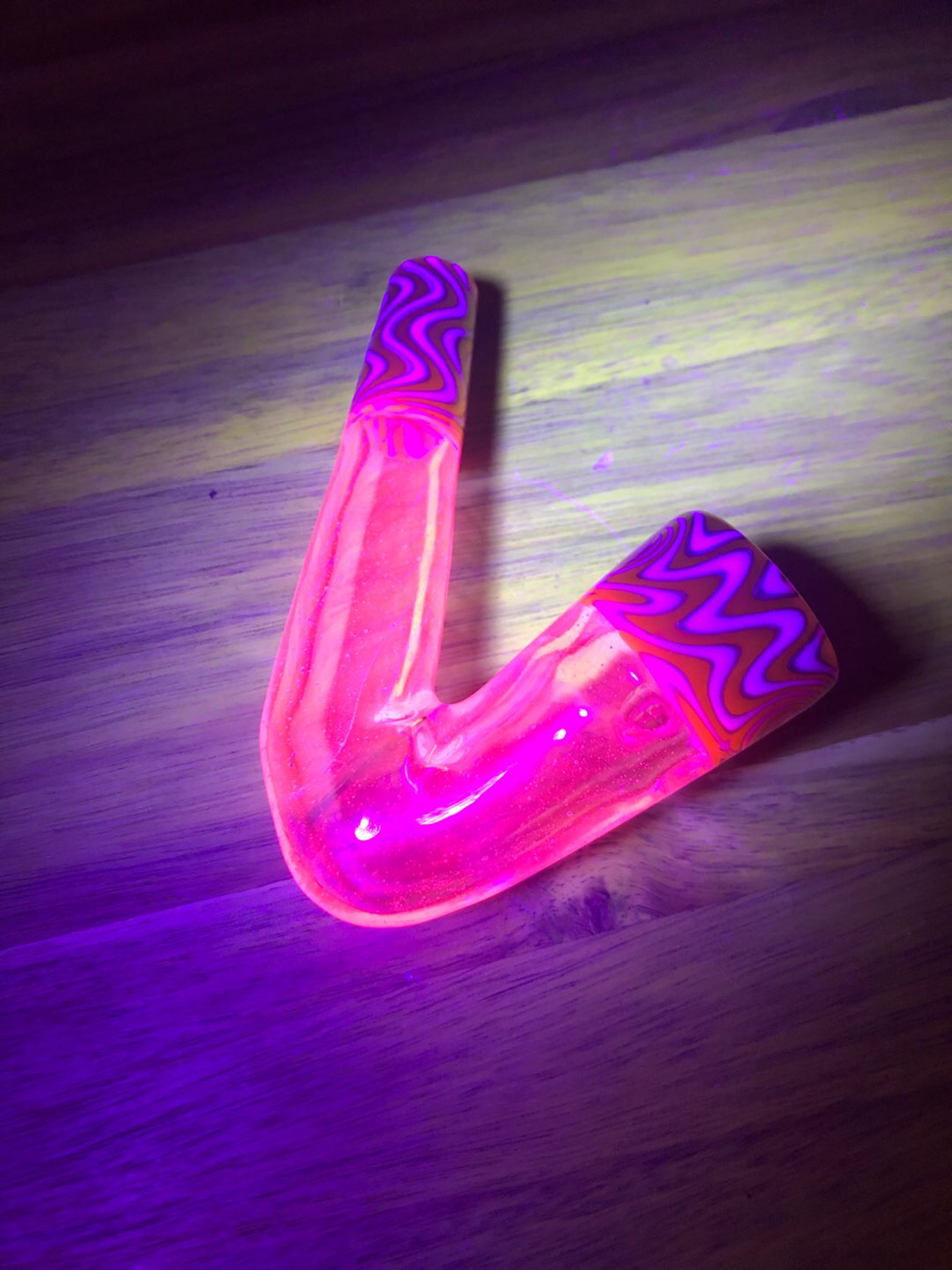 UV Reactive Transluscent Wigwag Geometric Sherlock Pipe image 0