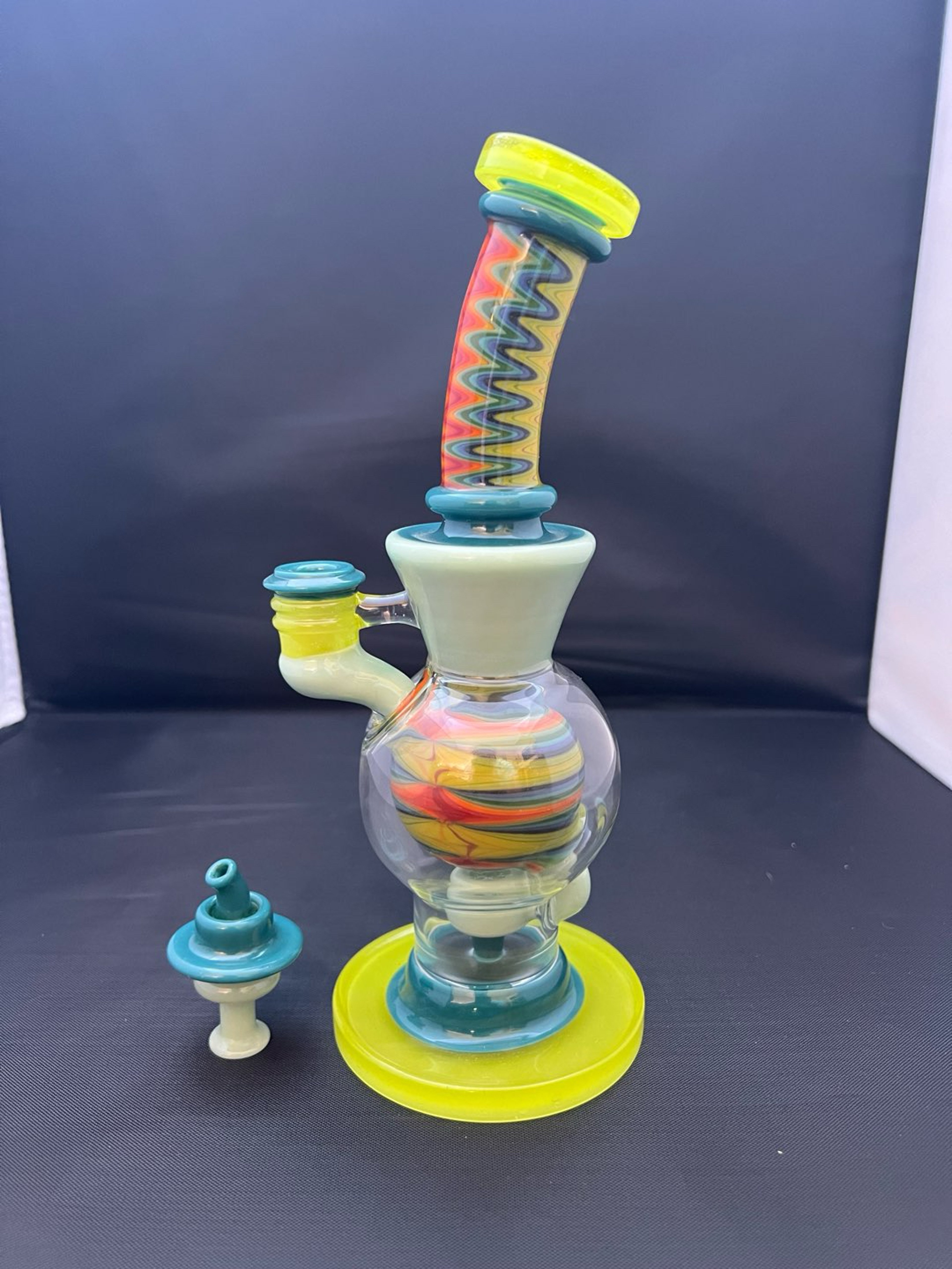 Preview pic of BigJ Glass Ball Rig with cap