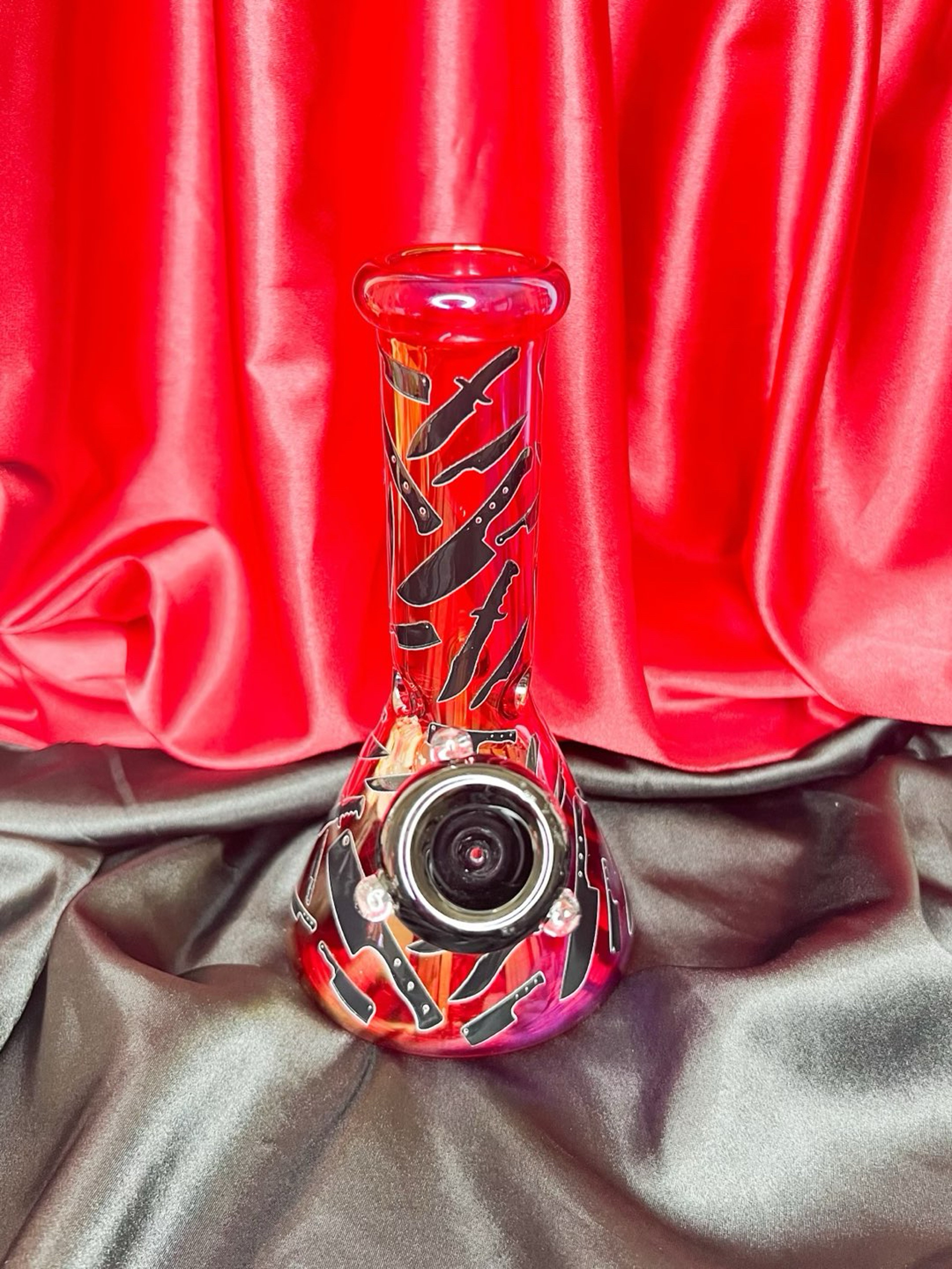 Preview pic of Red Bloody Knives Iridescent 8in Bong