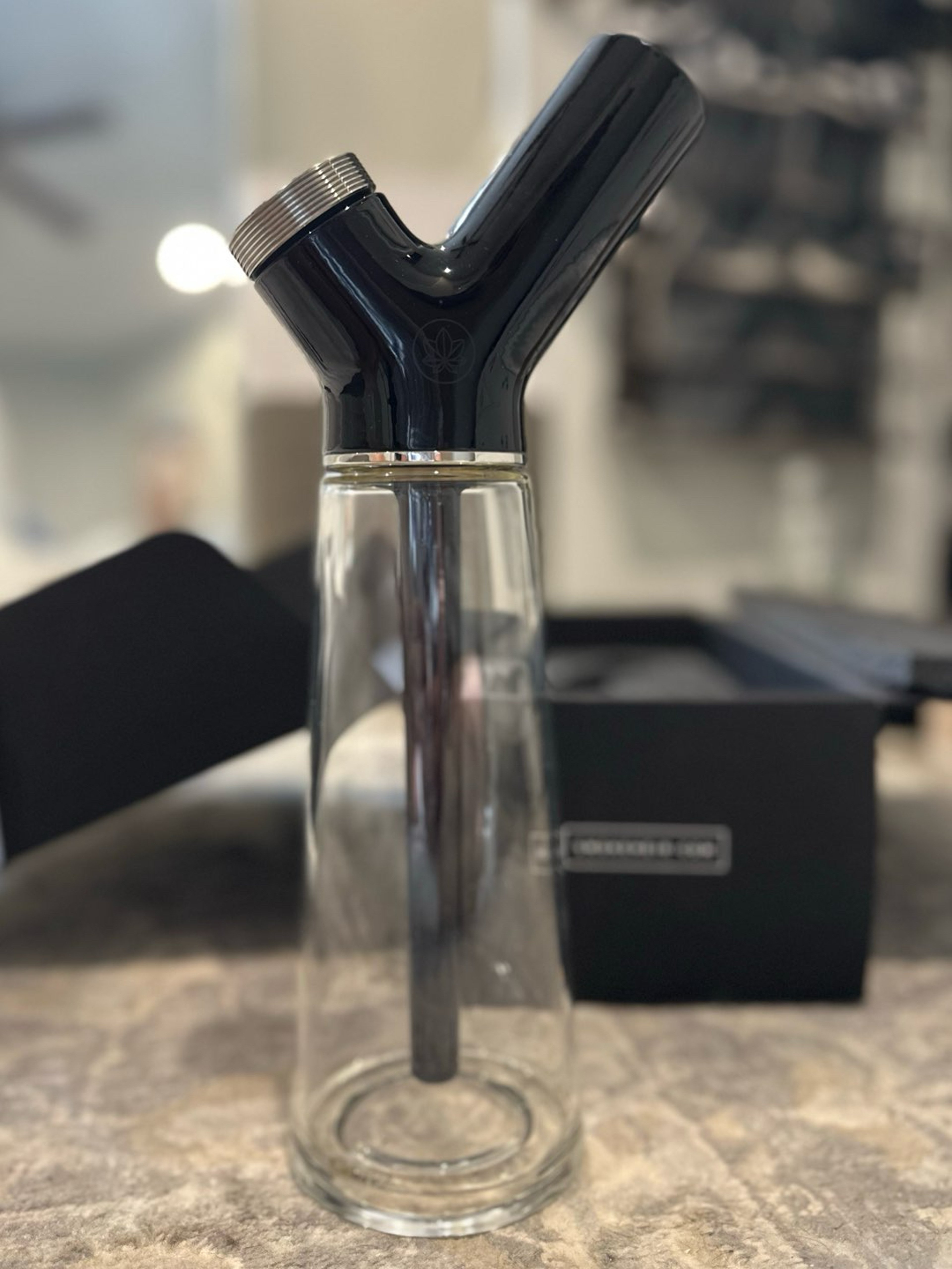 Preview pic of Heir Waterpipe Bong 13” (Clear/Black/Silver)