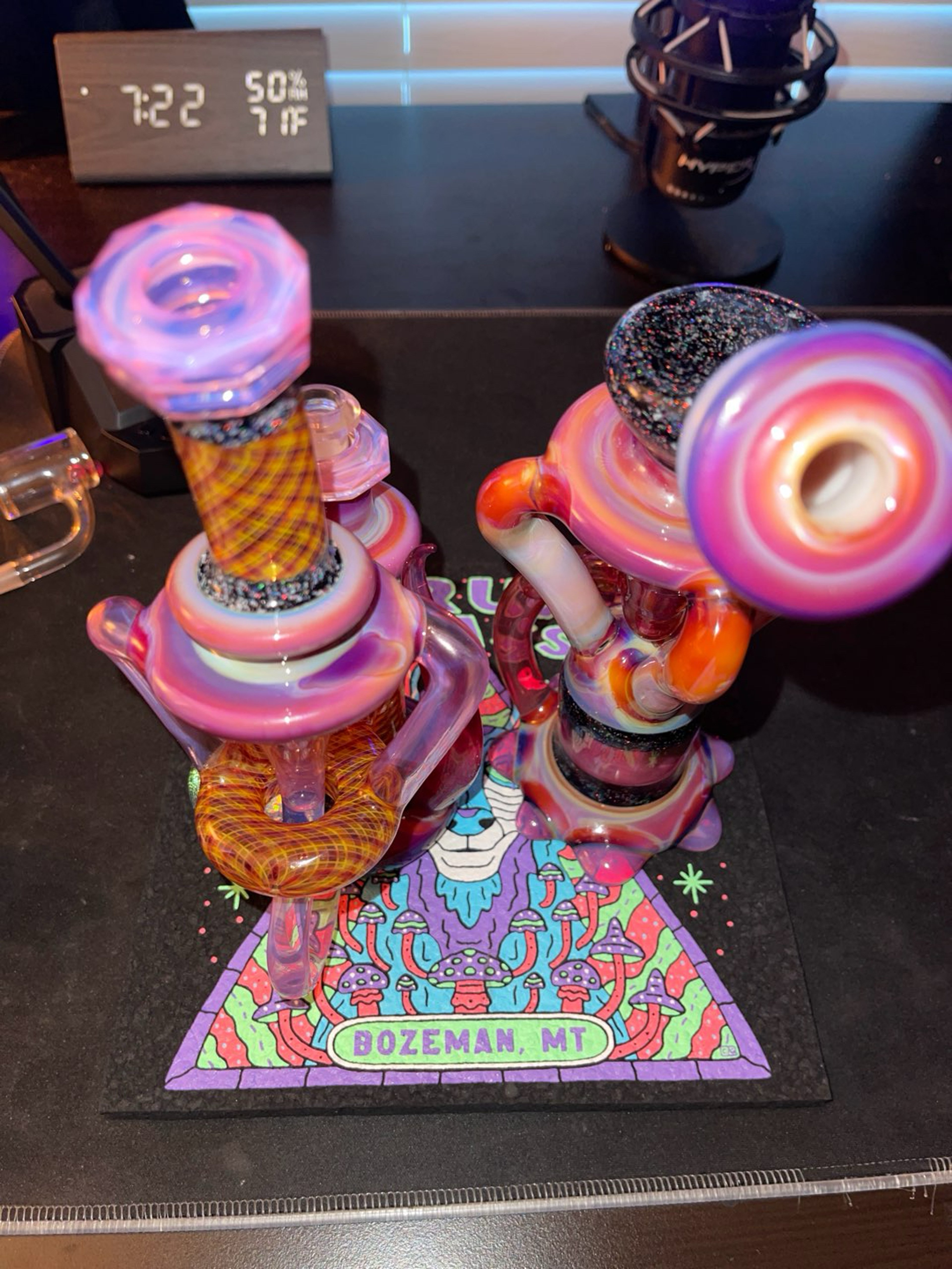 Preview pic of Good artists for A custom flower piece?
