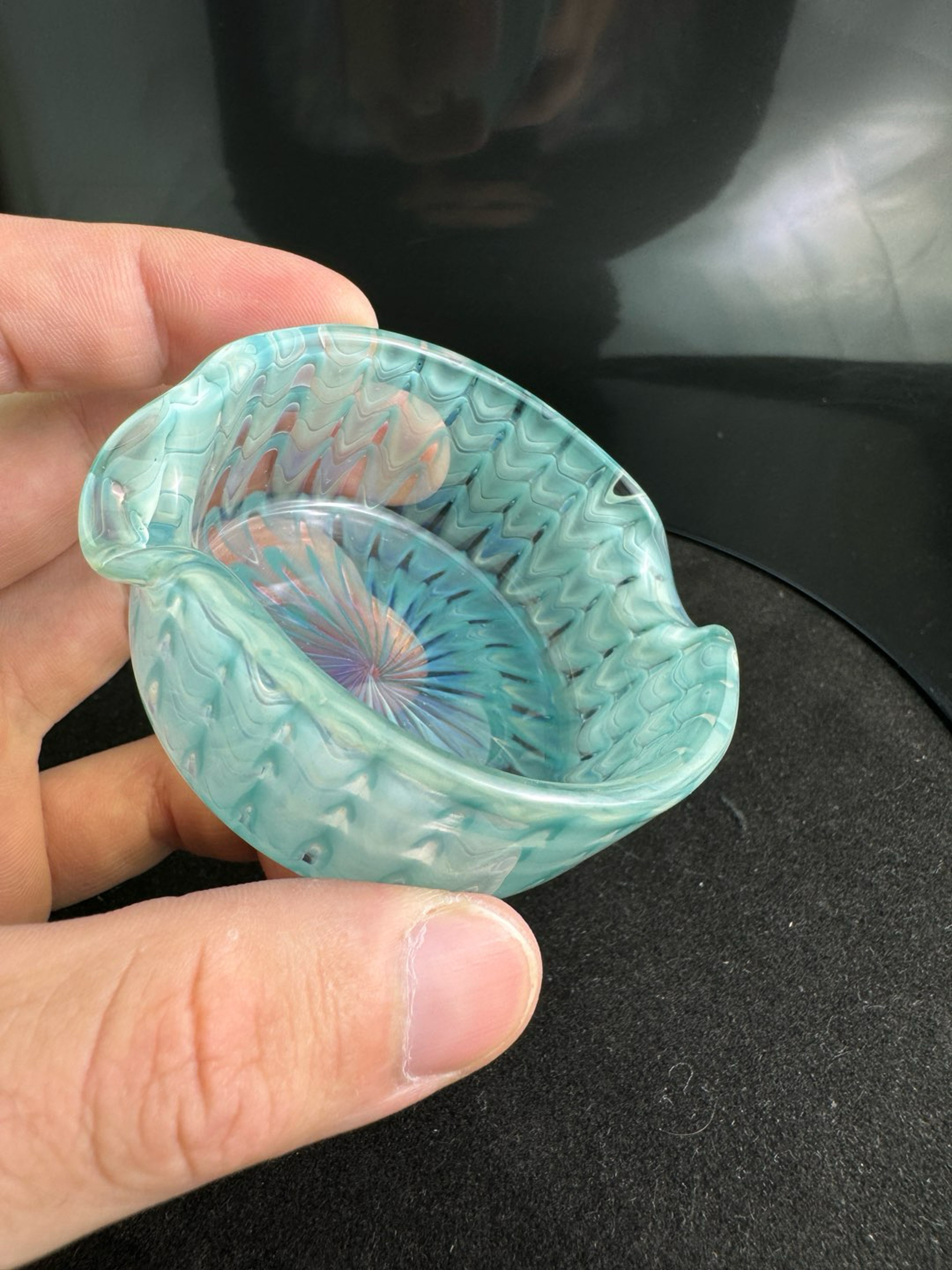 Preview pic of Aqua Wrap & Rake Ashtray