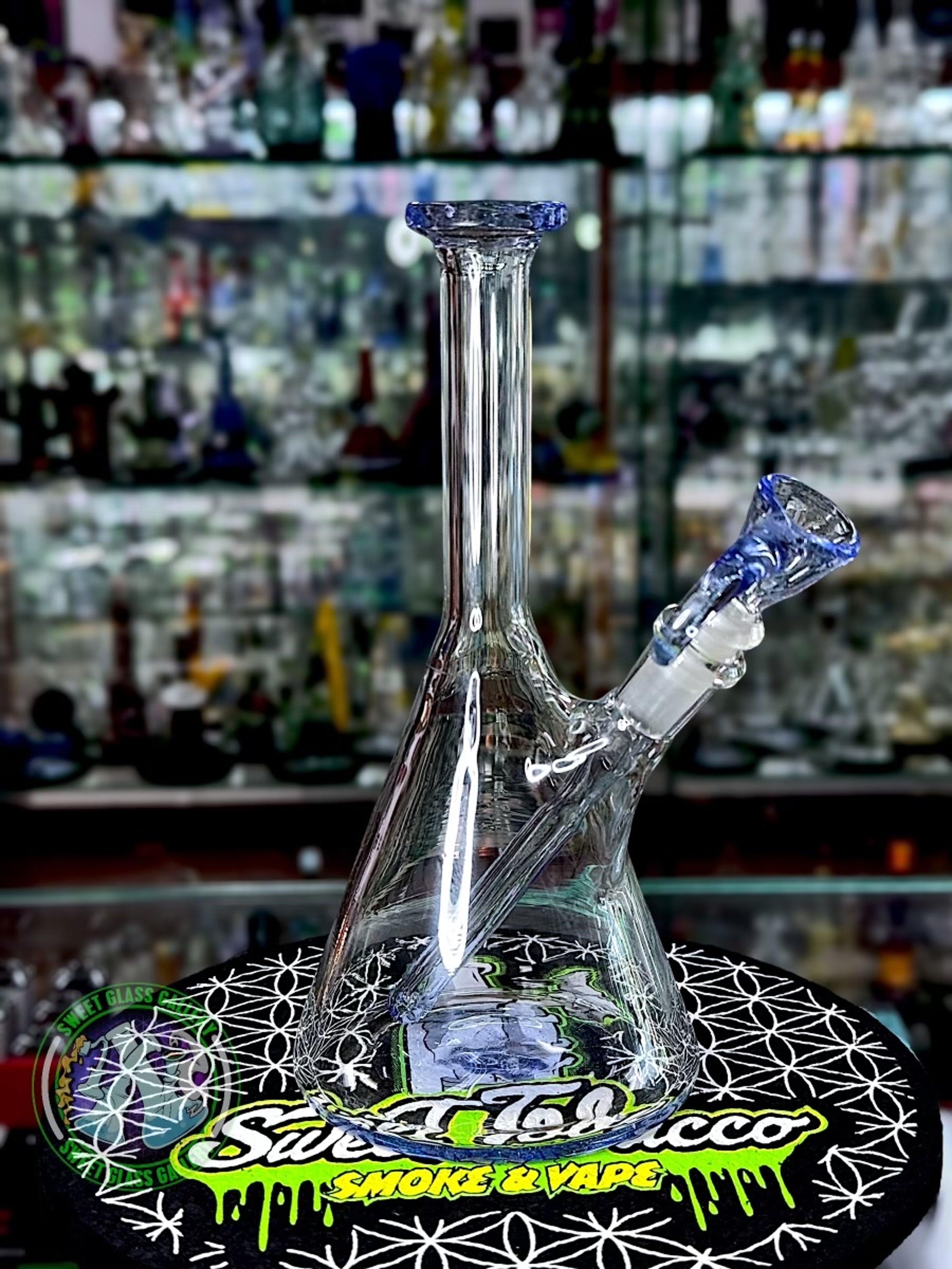 Preview pic of Empty1 Glass - Rig #3 - Mini Beaker w/ Bowl (Blue Dreamingo UV)
