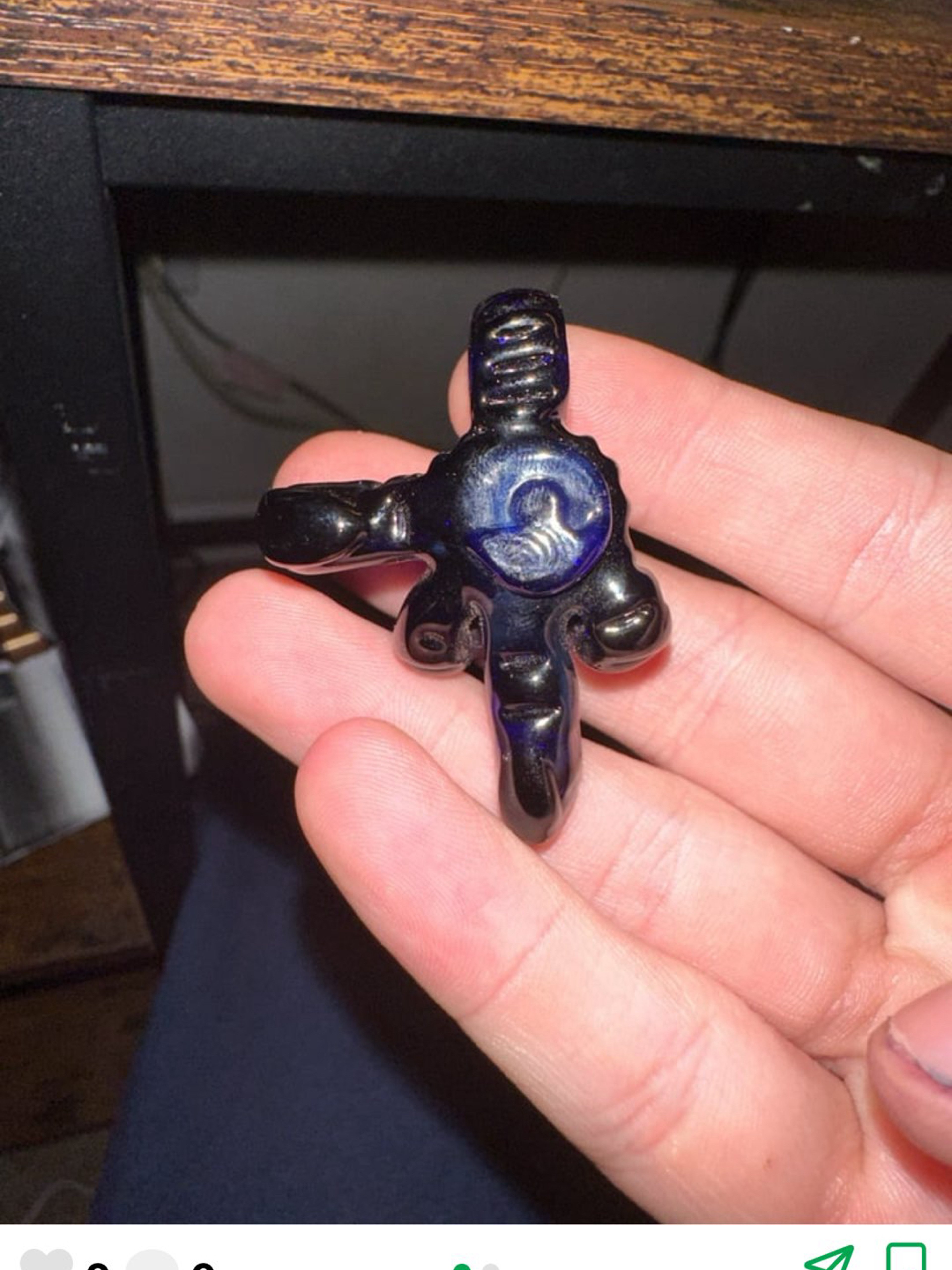 Preview pic of Gbg middle finger pendant