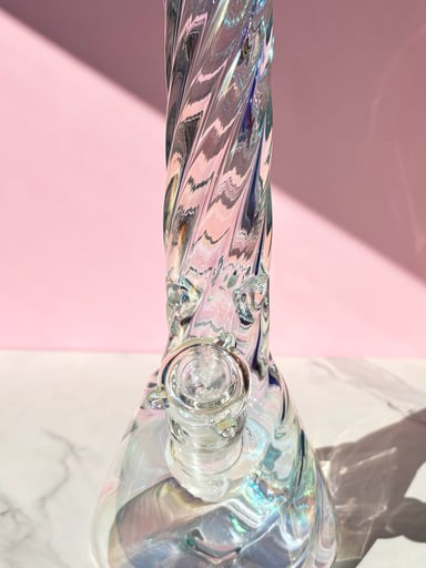 Preview pic of Mini iridescent swirl bong